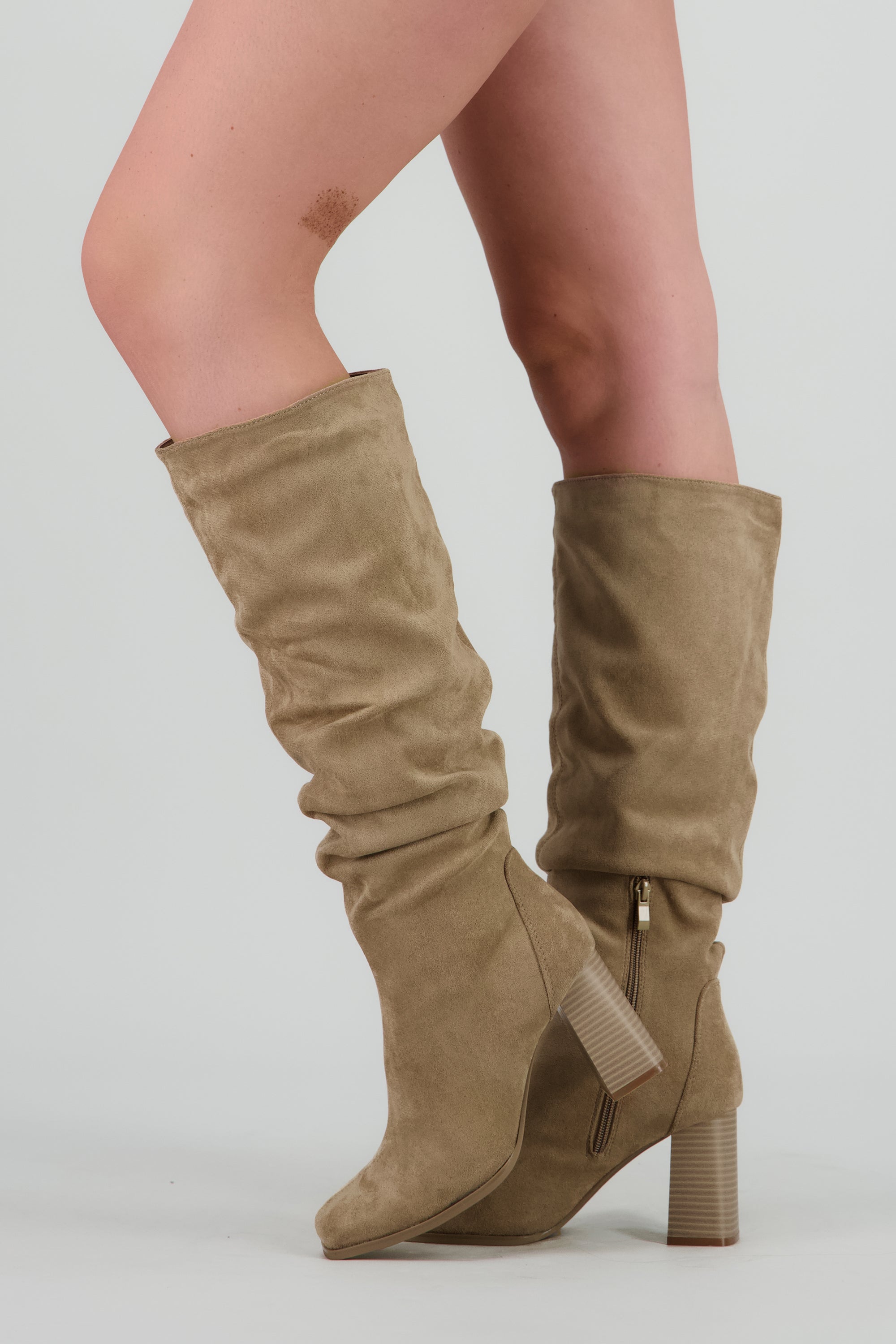 Bota alta slouchy suede