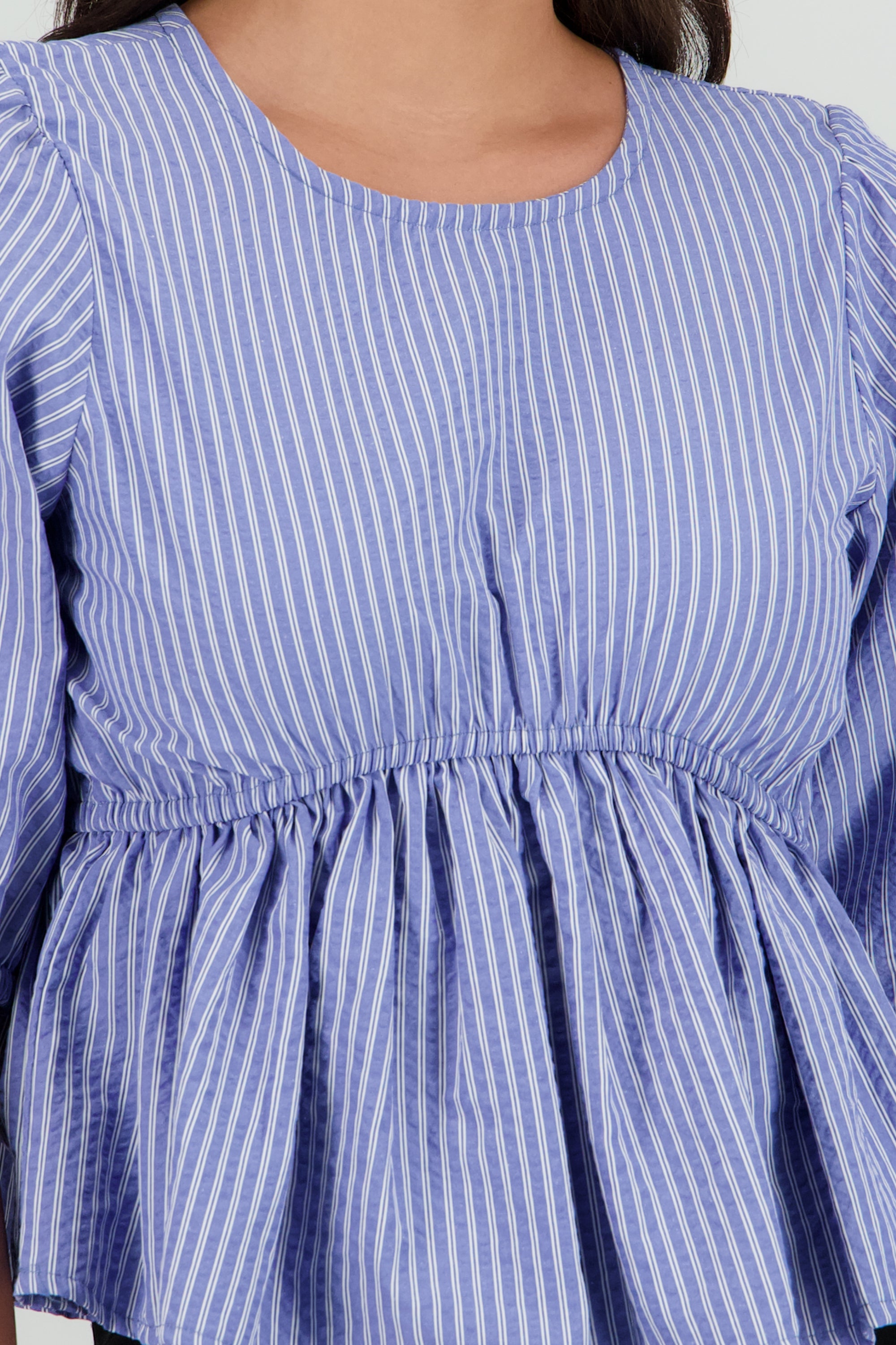 Blusa manga larga detalle moño en espalda rayas