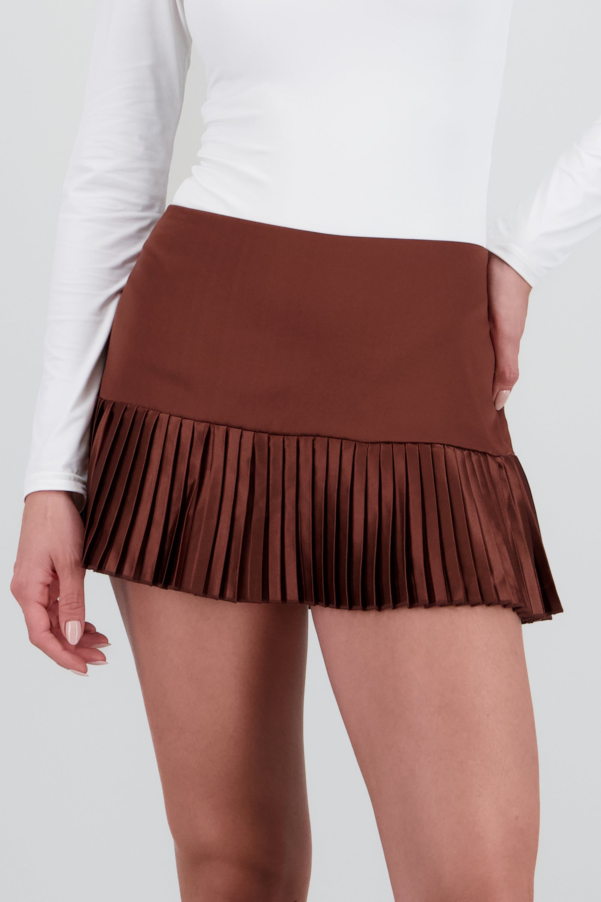 DARK BROWN