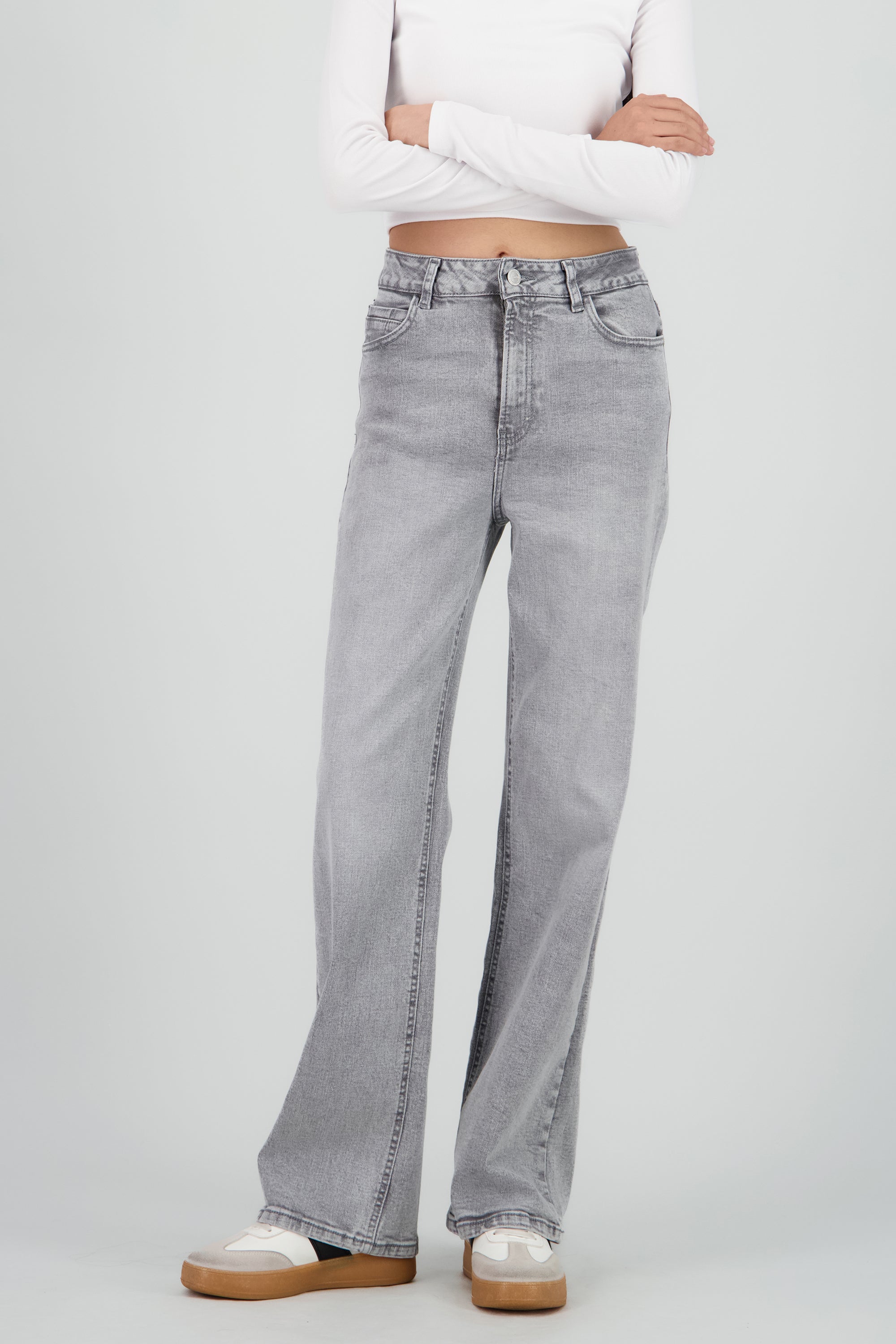 GRAY