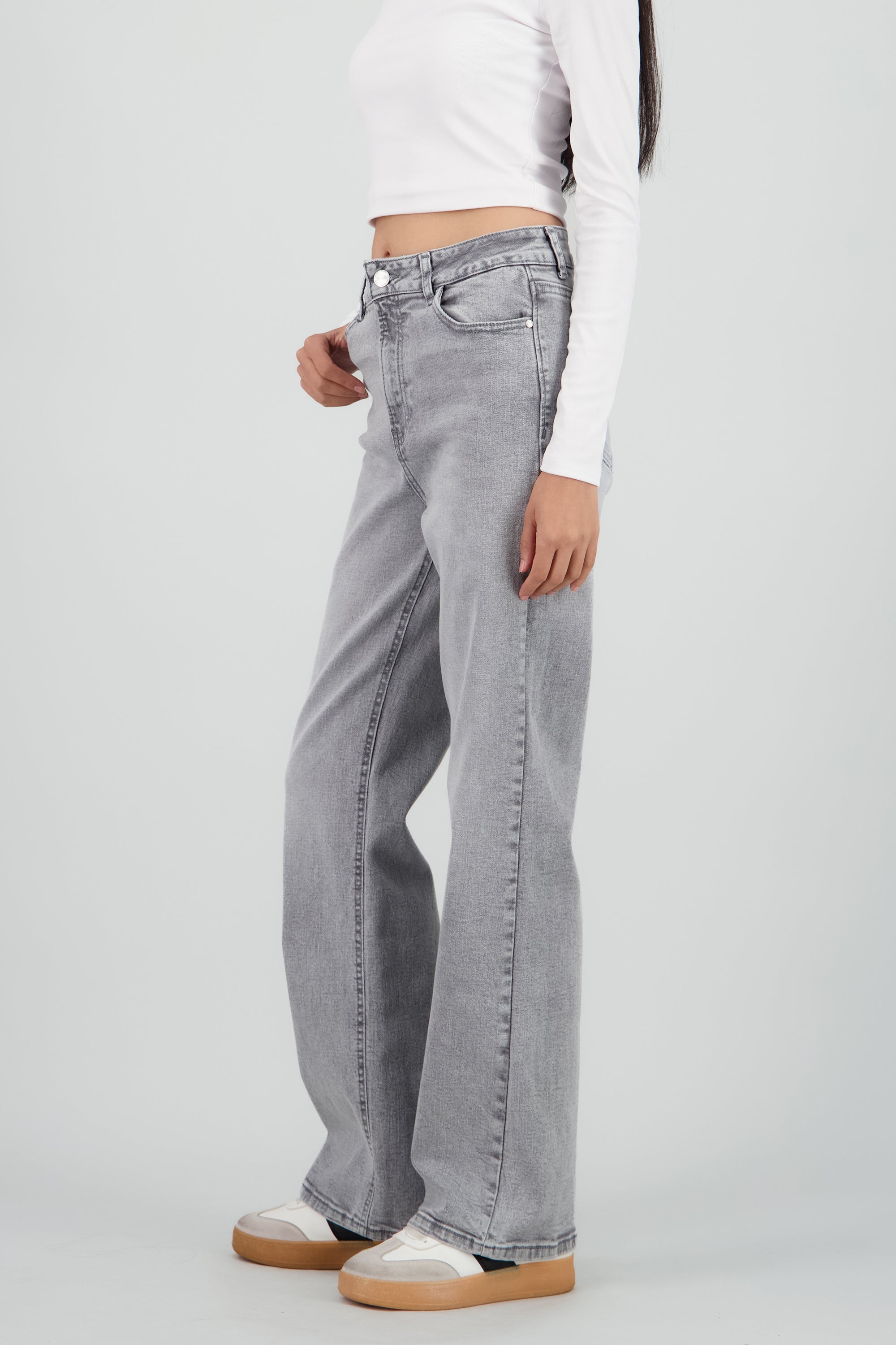 GRAY