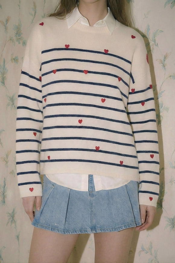 Suéter a rayas con corazones