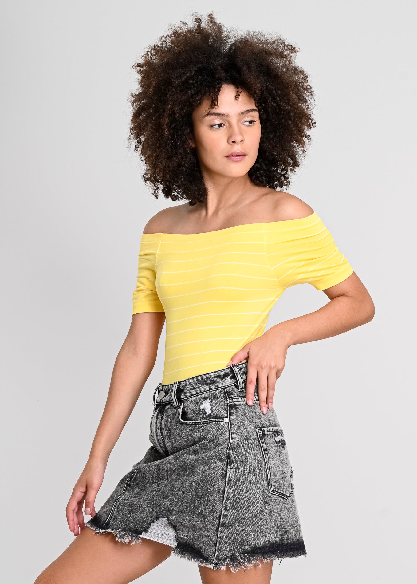 Bodysuit rayas hombro descubierto AMARILLO COMBO