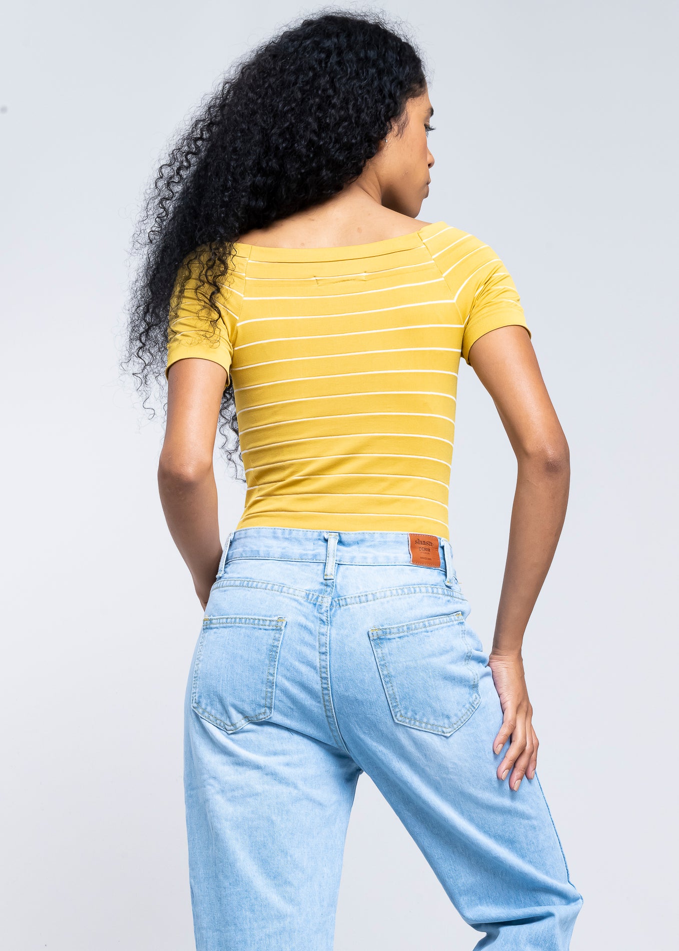 Bodysuit rayas hombro descubierto MOSTAZA OBSCURO