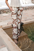 Pantalon recto con estampado flores