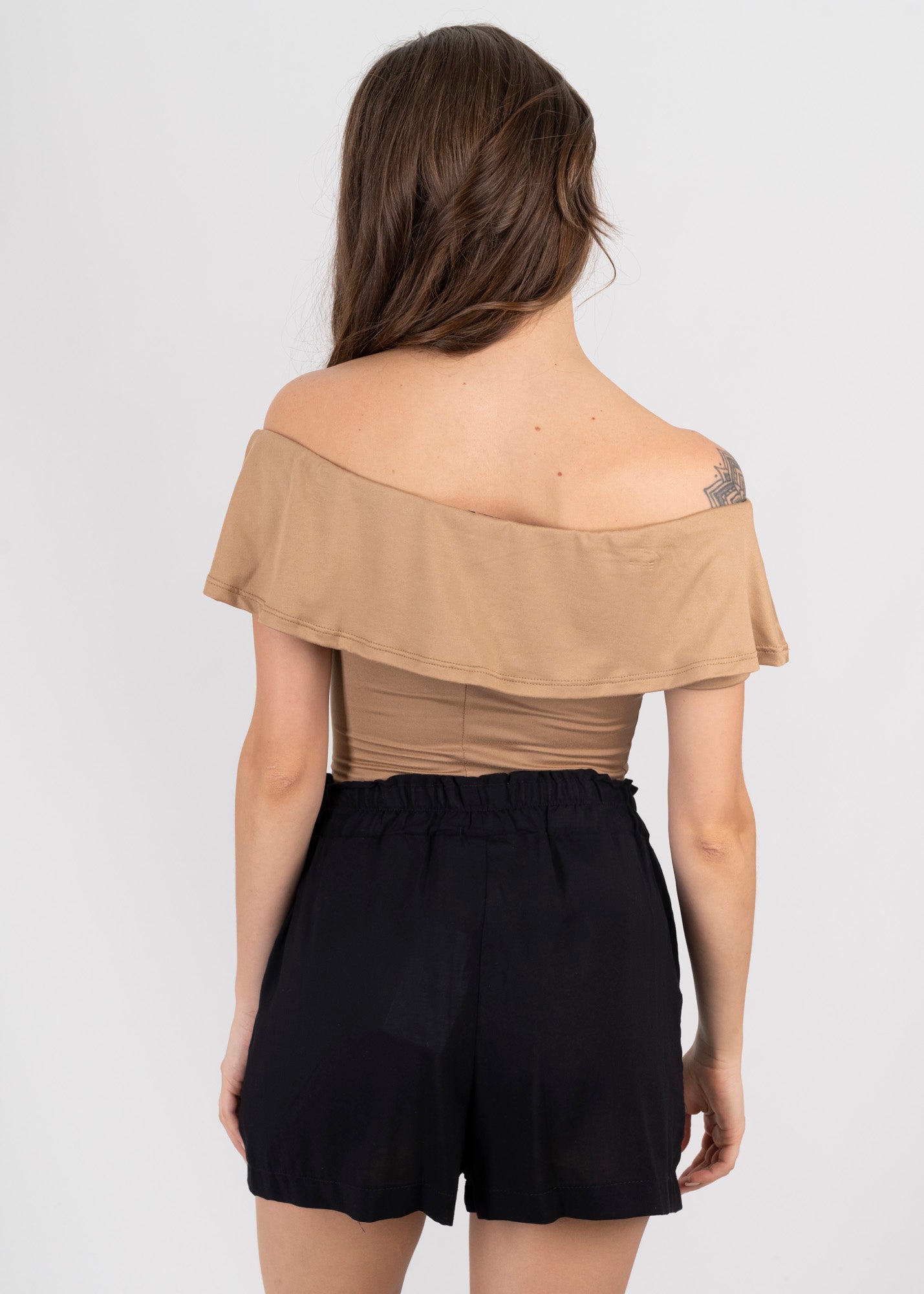 Bodysuit olanes hombro descubierto NUDE