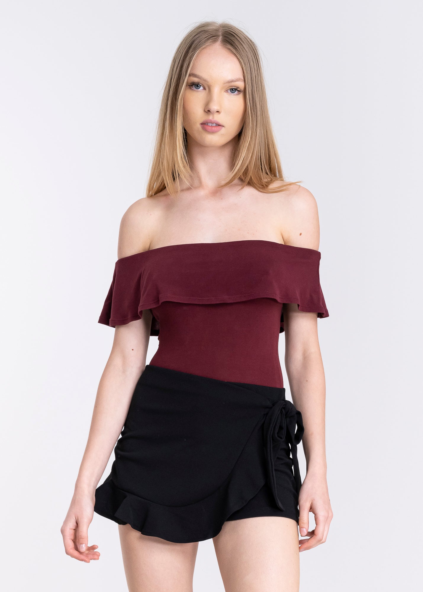 Bodysuit olanes hombro descubierto VINO