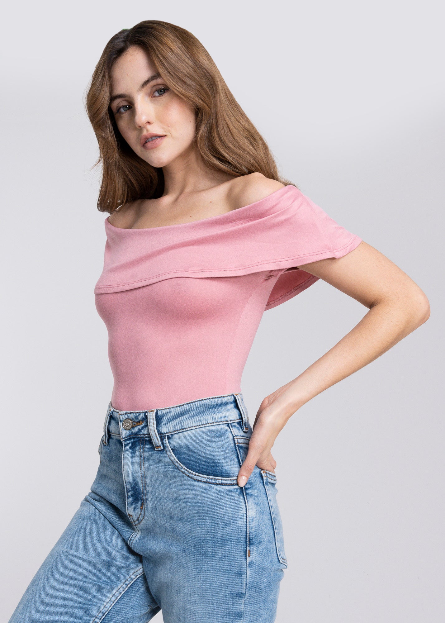 Bodysuit olanes hombro descubierto PALO DE ROSA