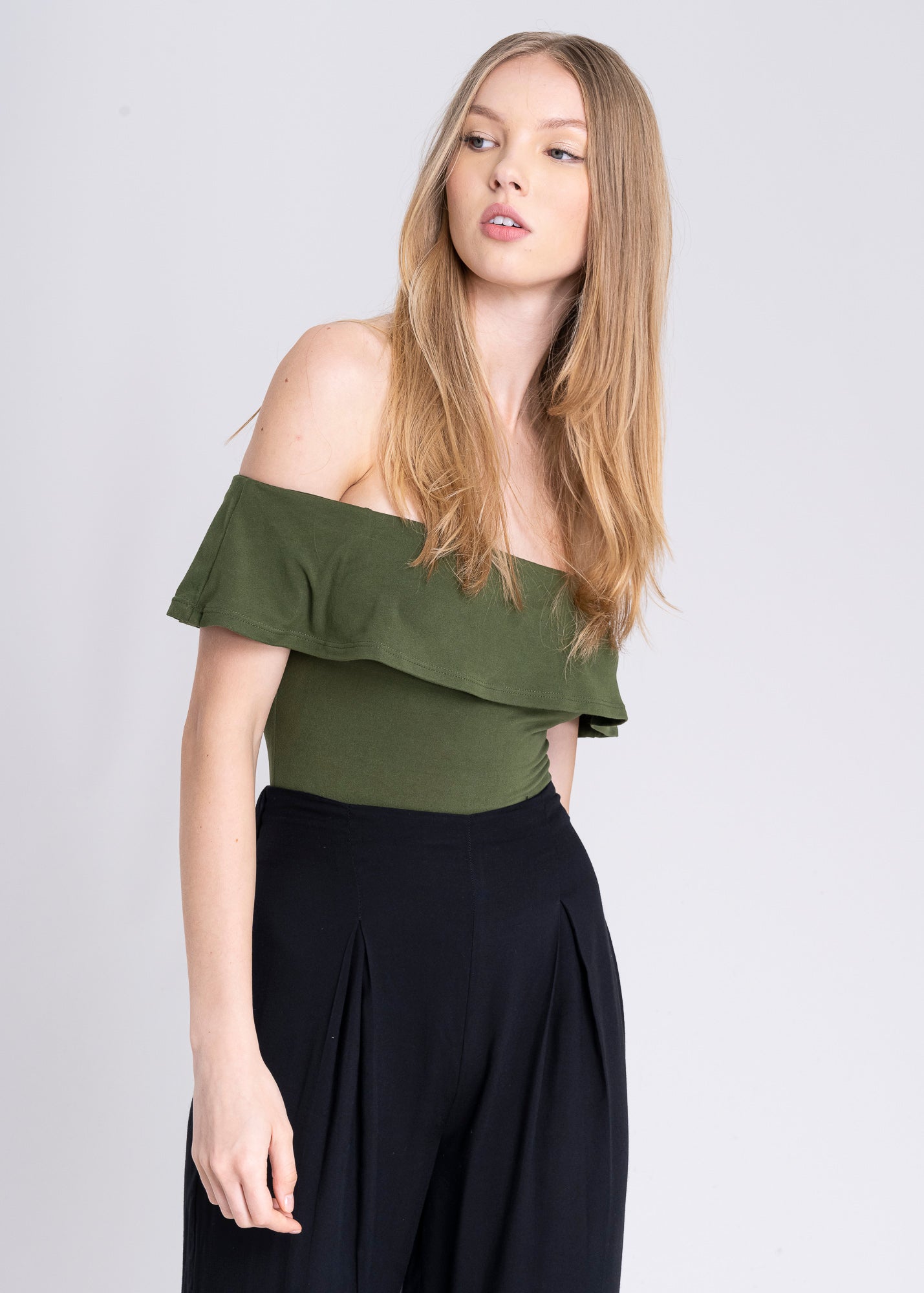 Bodysuit olanes hombro descubierto OLIVO