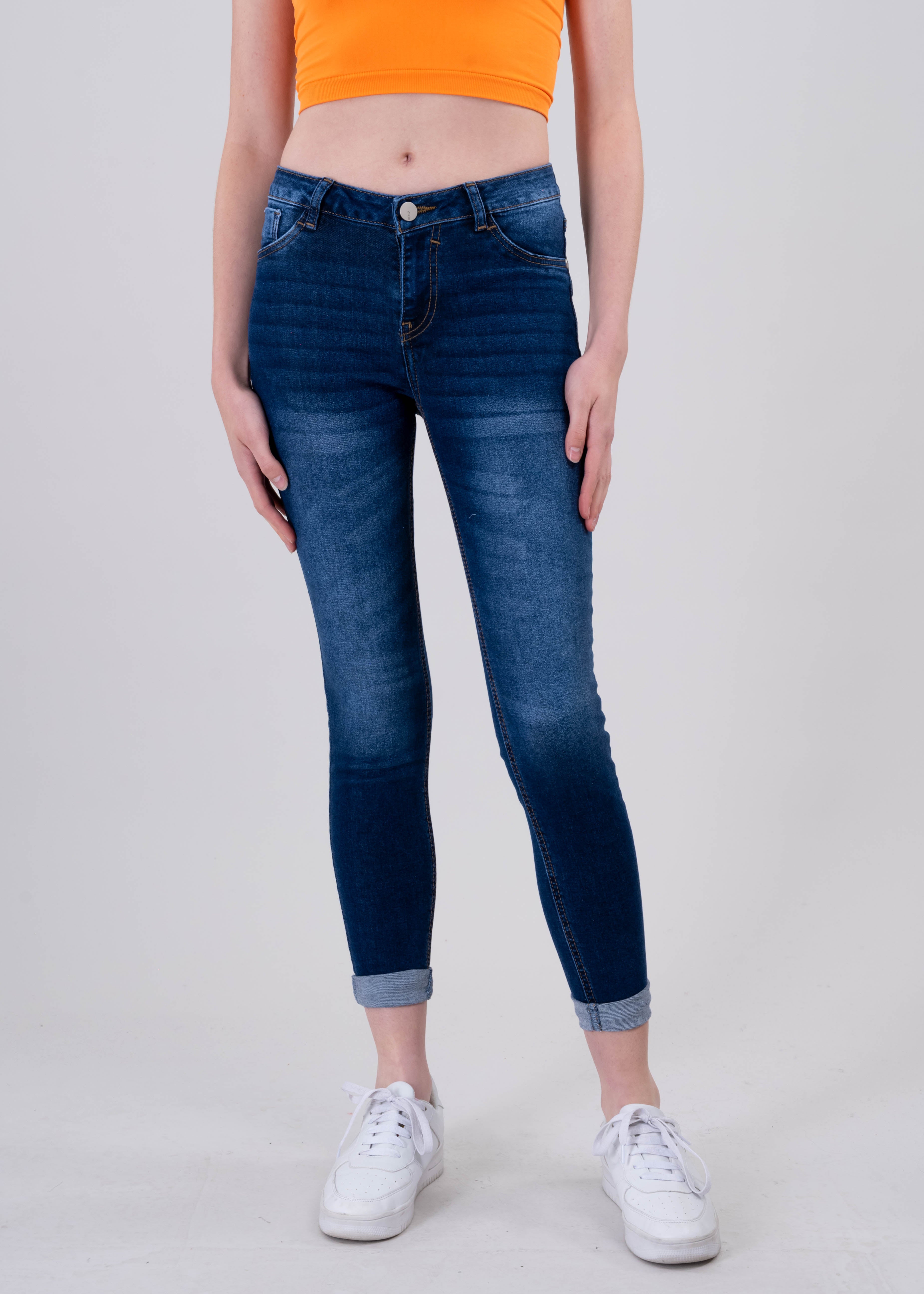 Jeans cintura media dobladillo DARK WASH