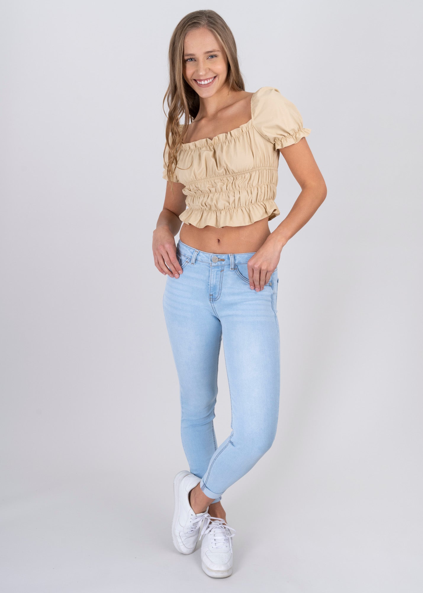 Jeans cintura media dobladillo BLEACHED