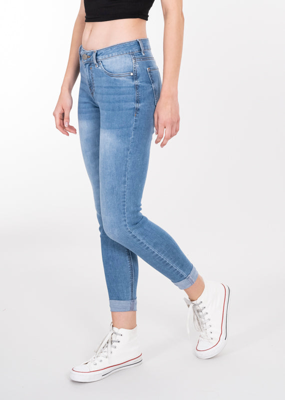 Jeans cintura media dobladillo MEDIUM WASH