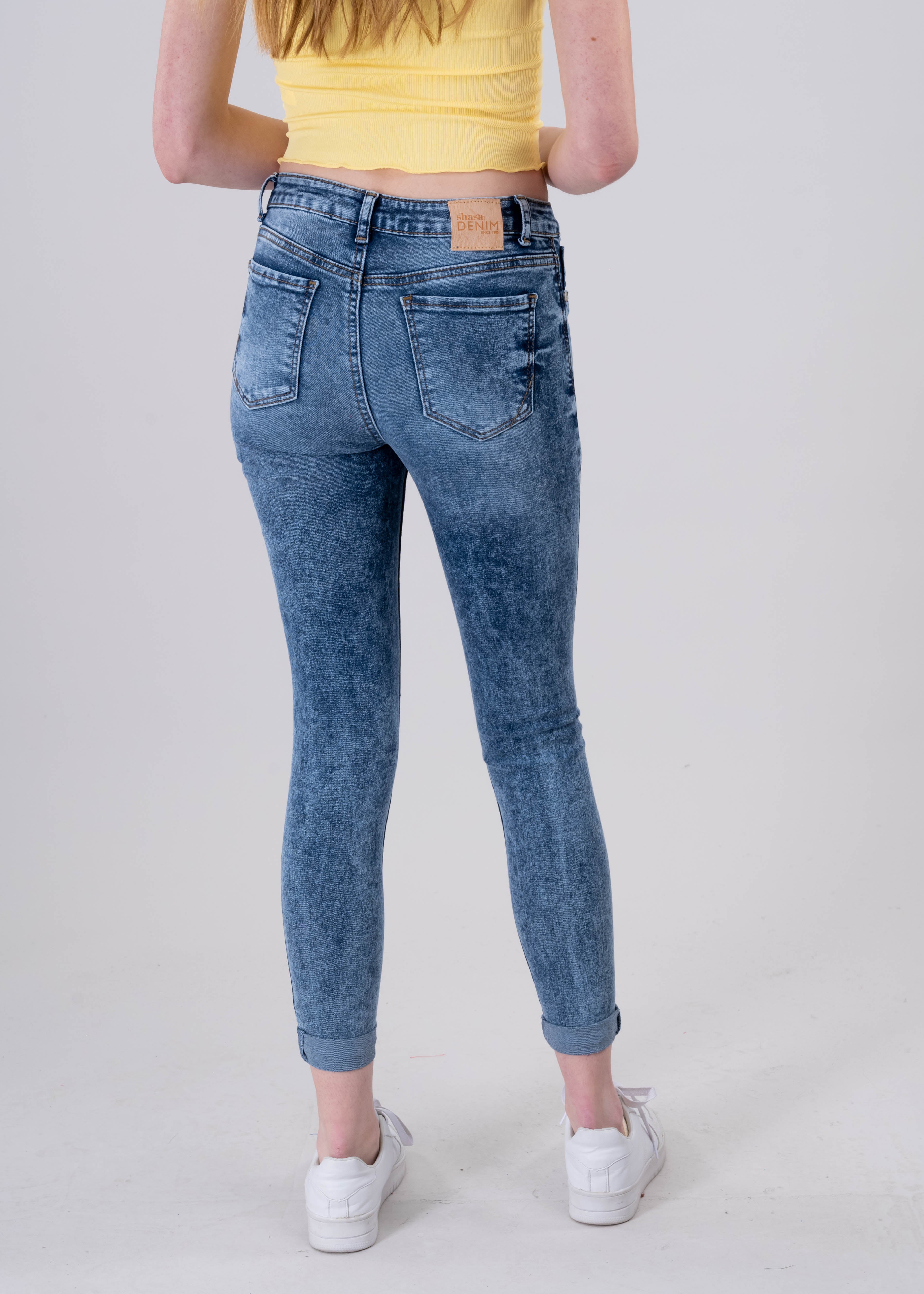 Jeans cintura media dobladillo ACID WASH