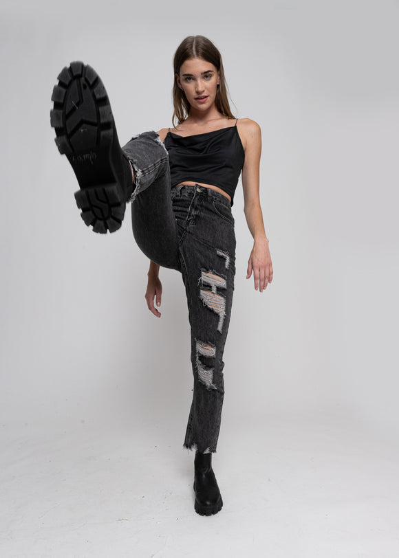 Jeans mom cintura alta super destrucción flecos
