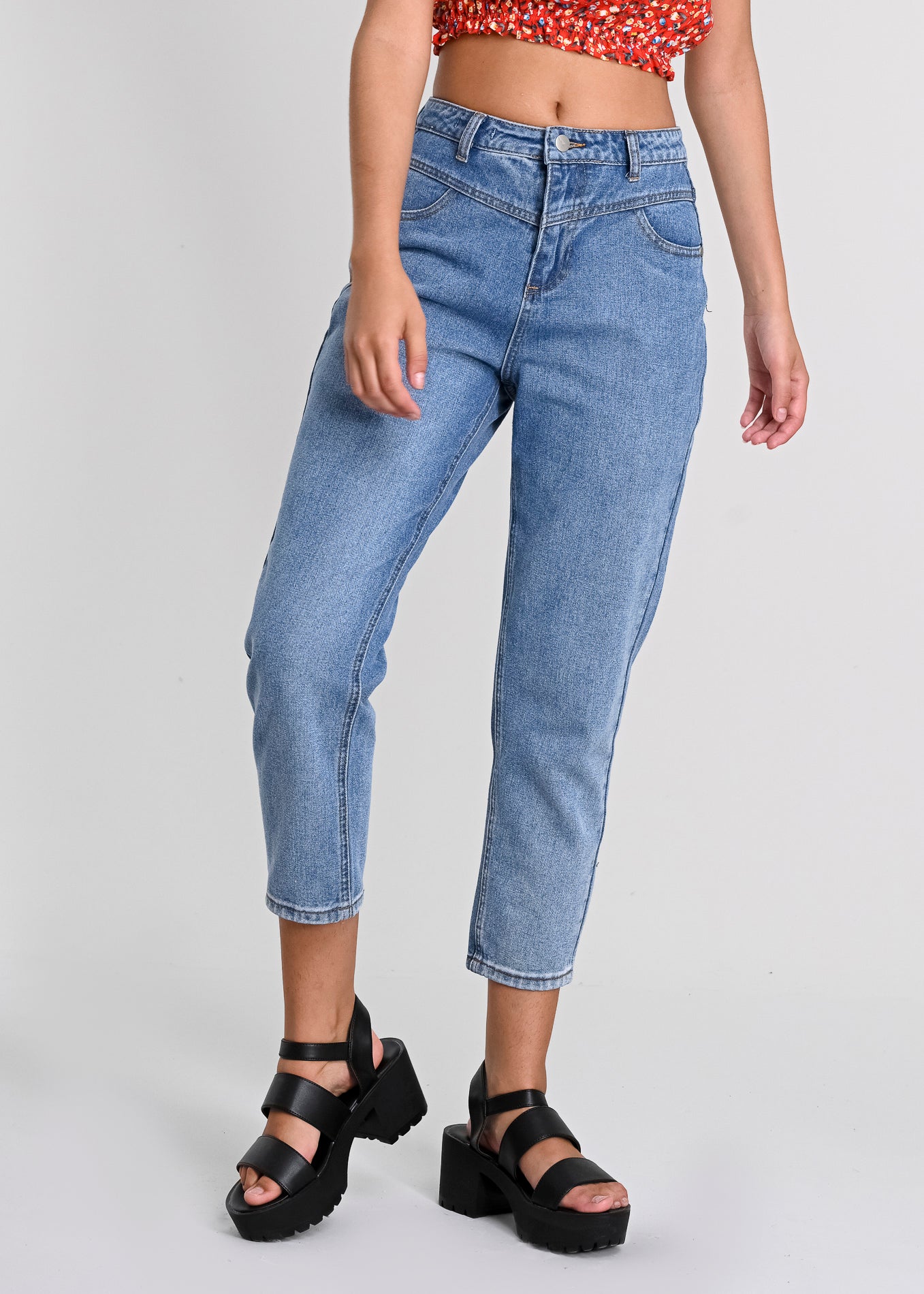 Jeans mom cintura media costura LIGHT WASH