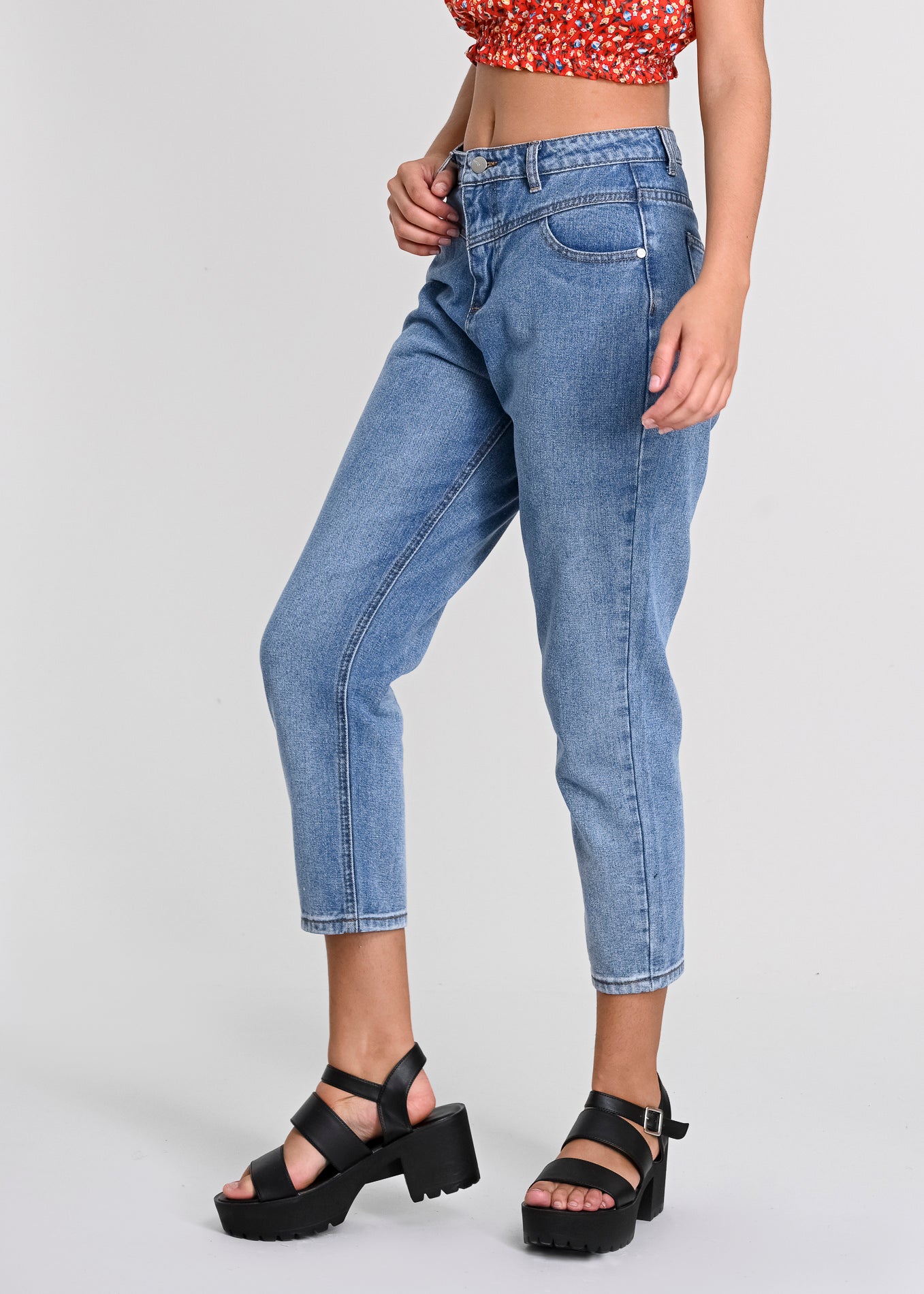 Jeans mom cintura media costura LIGHT WASH