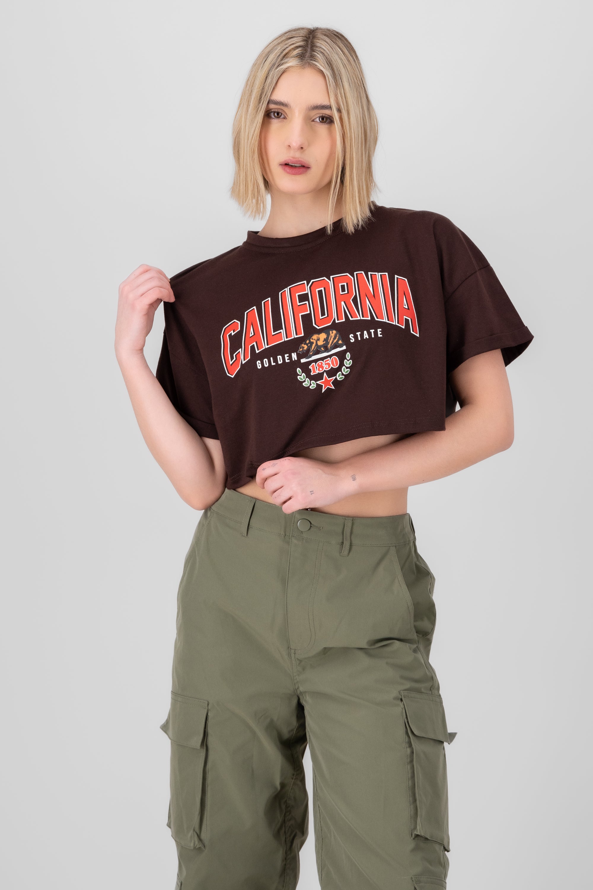 Playera Crop California CHOCOLATE