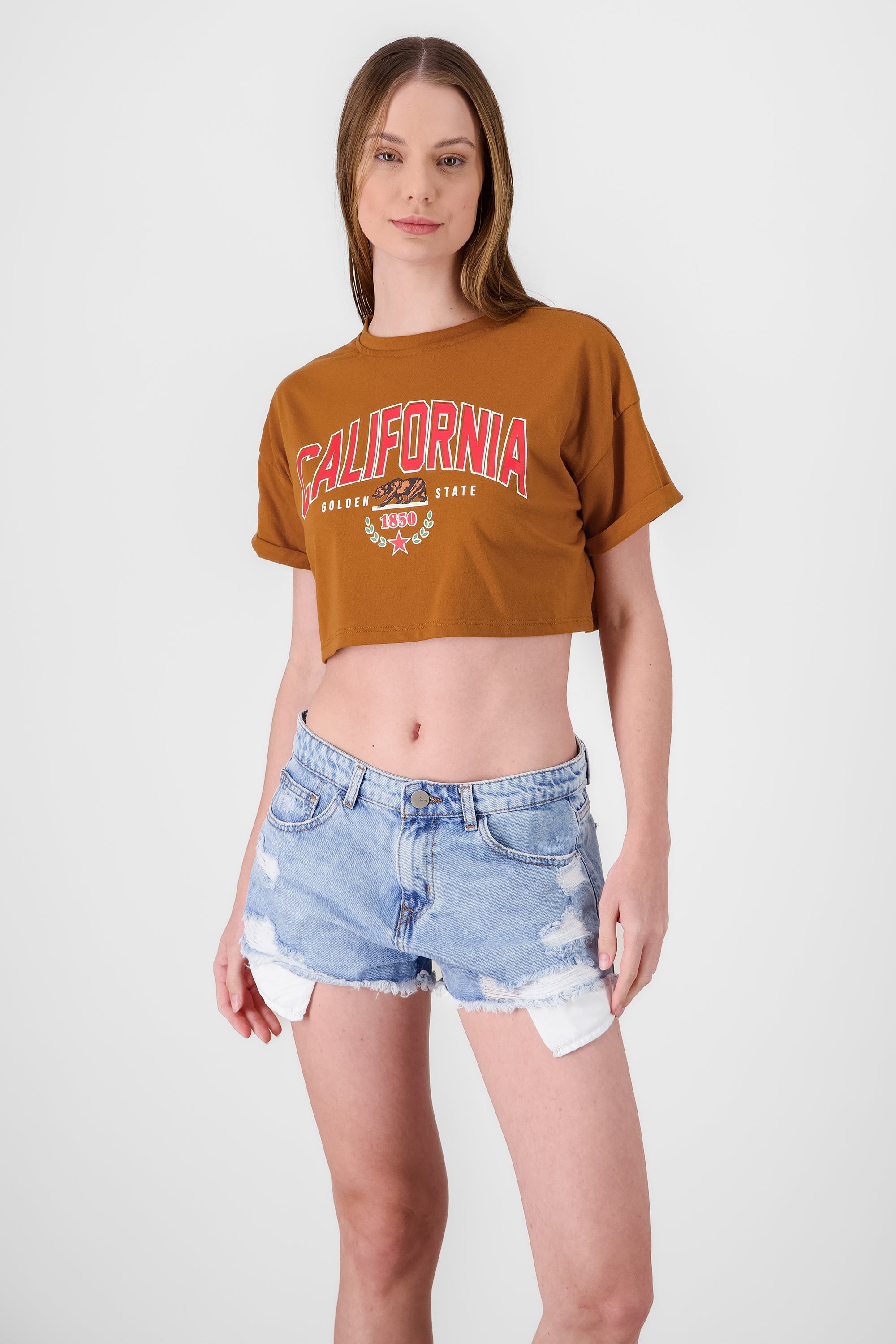 Playera Crop California CAMELLO