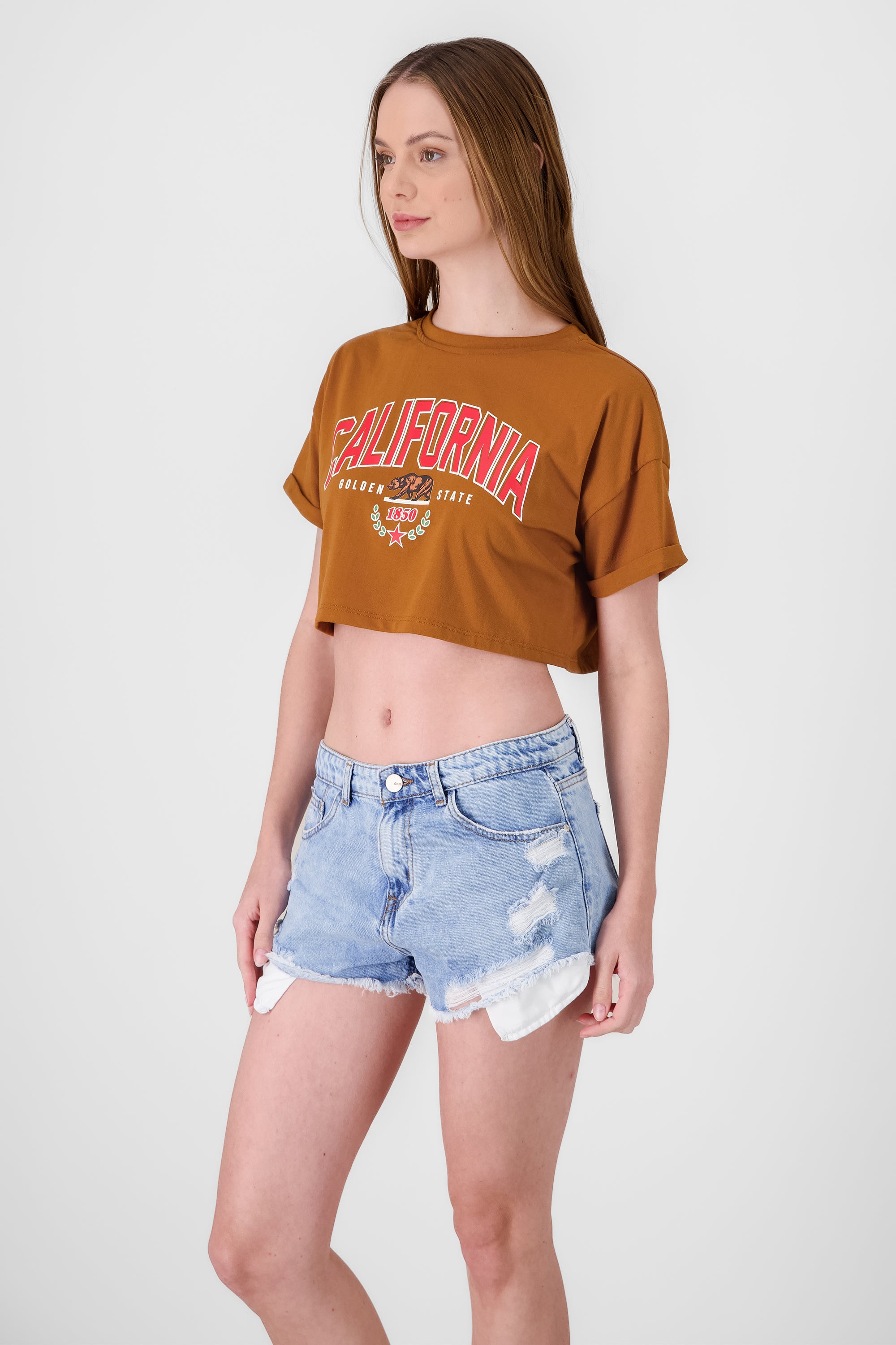 Playera Crop California CAMELLO