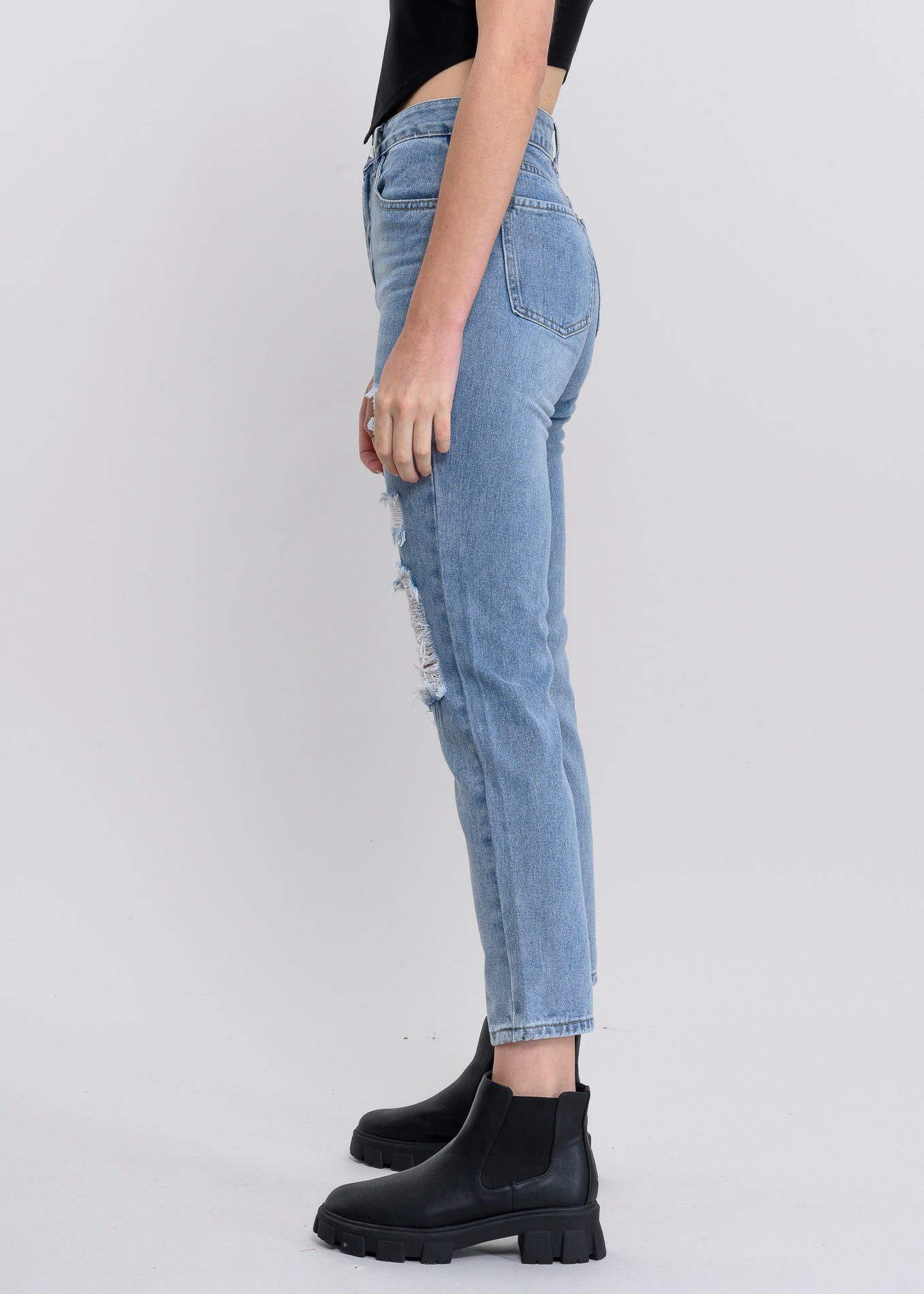 Jeans mom cintura alta destrucción MEDIUM WASH
