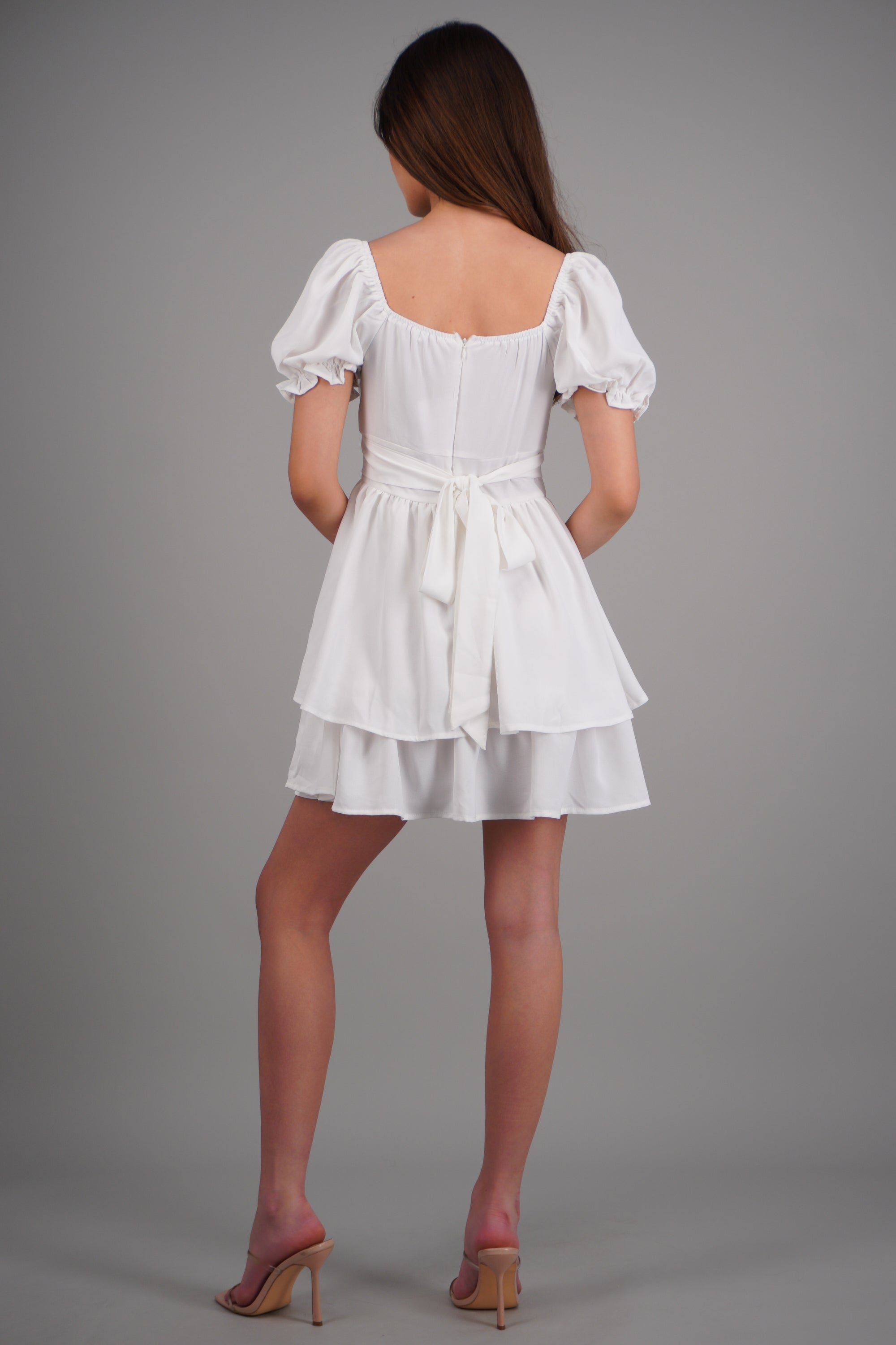 VESTIDO CON OLANES BLANCO