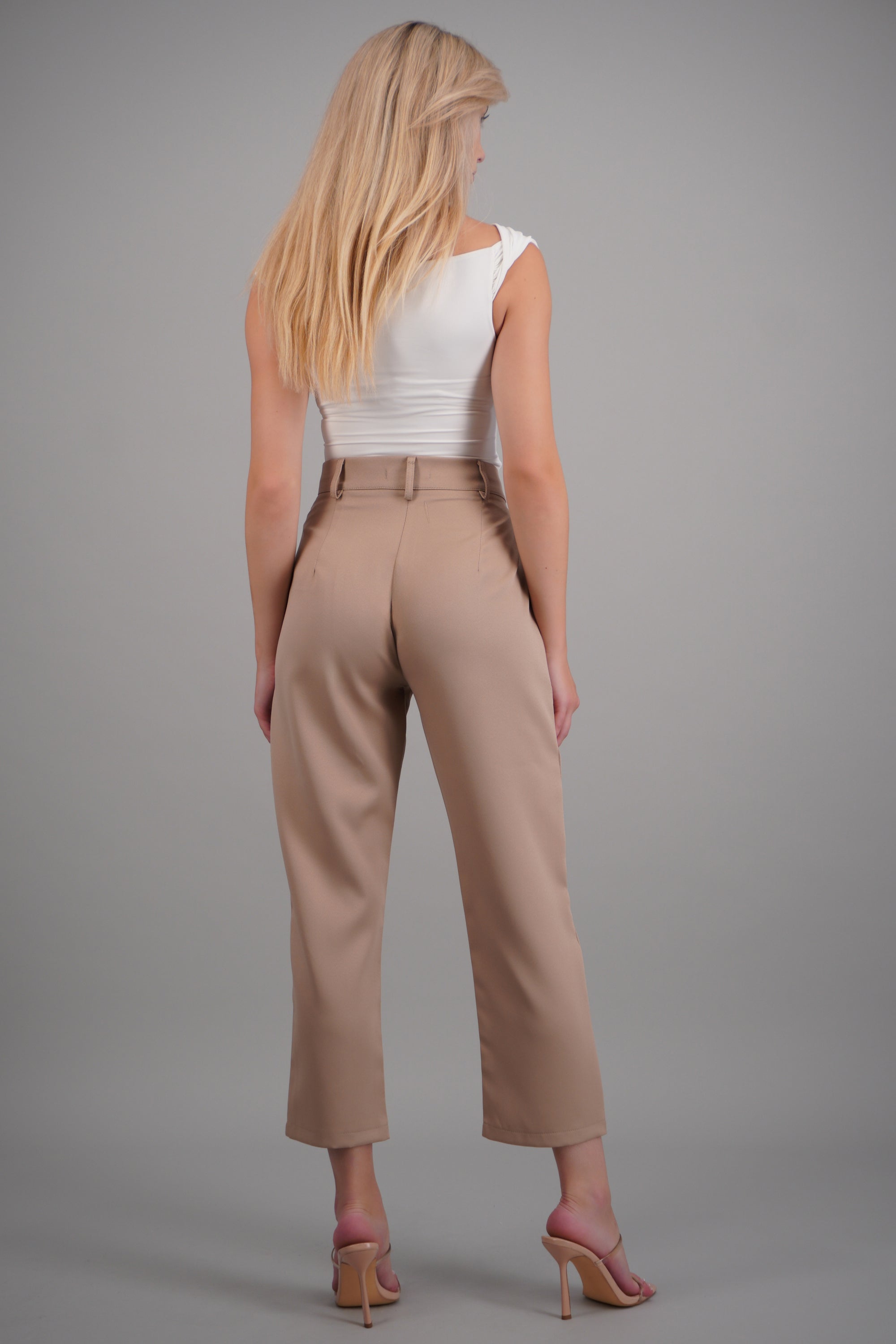 Pantalón con bolsas BEIGE