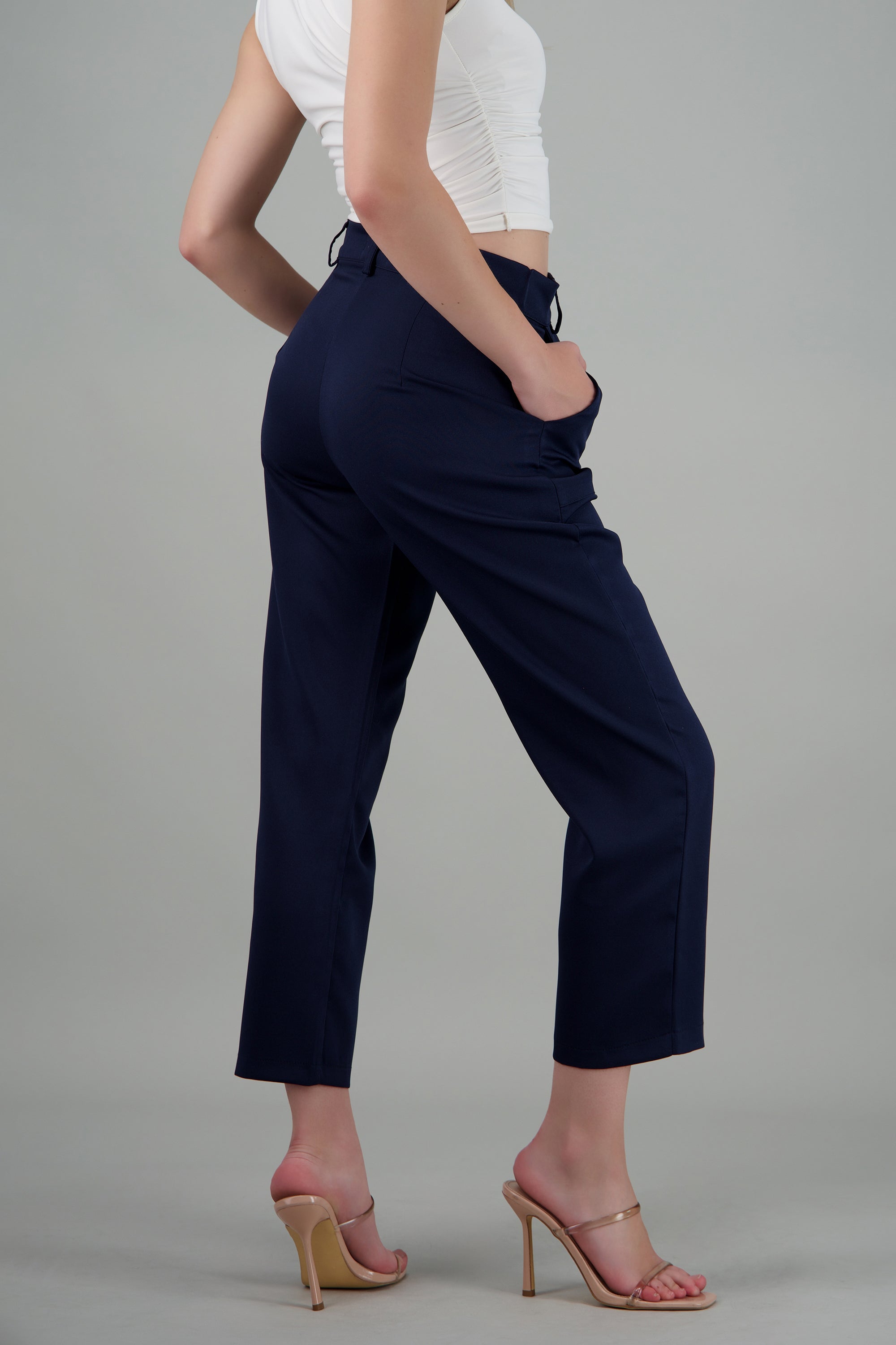 Pantalón Cintura Alta Capri Bolsas MARINO