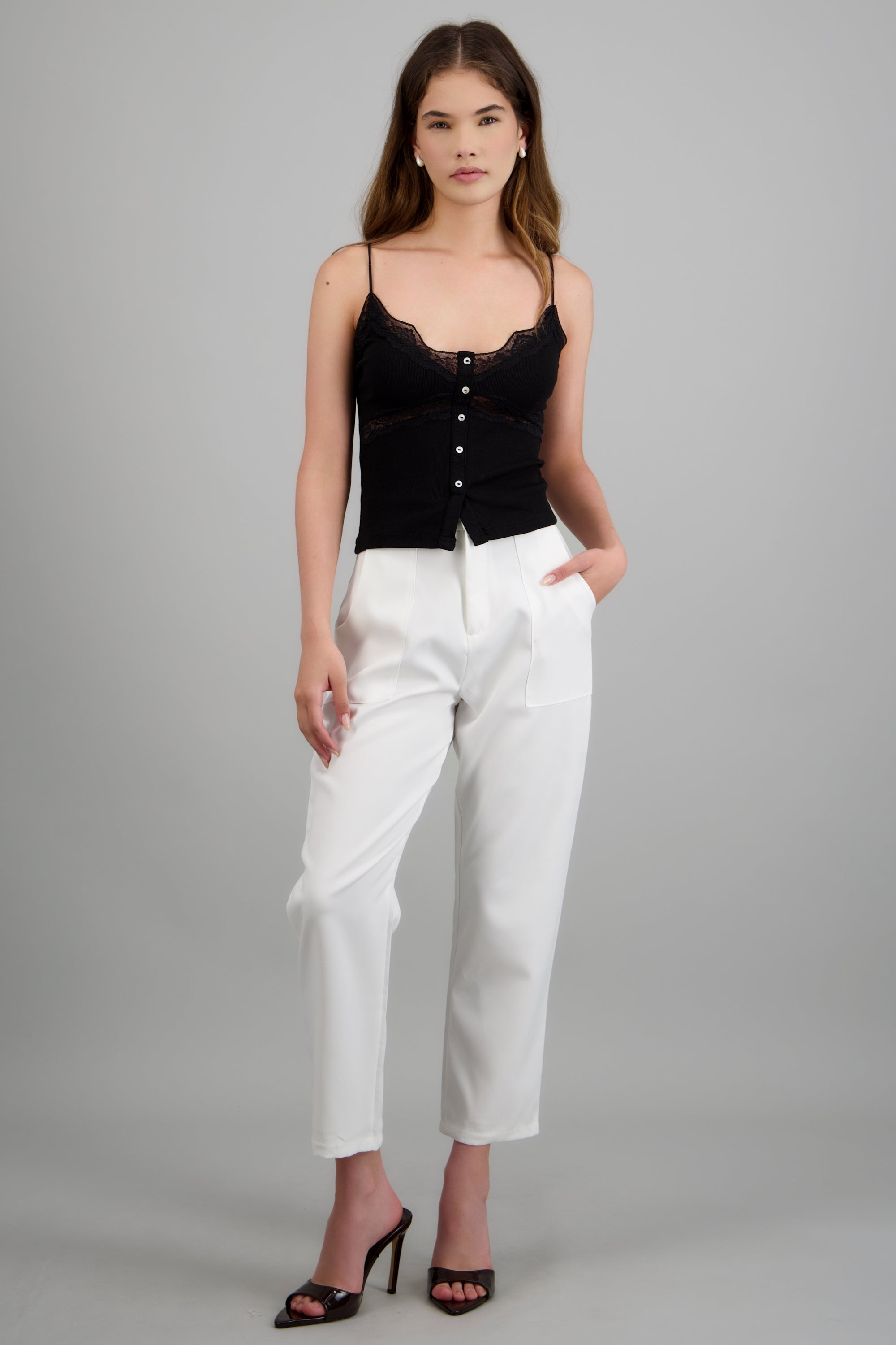 Pantalón con bolsas HUESO