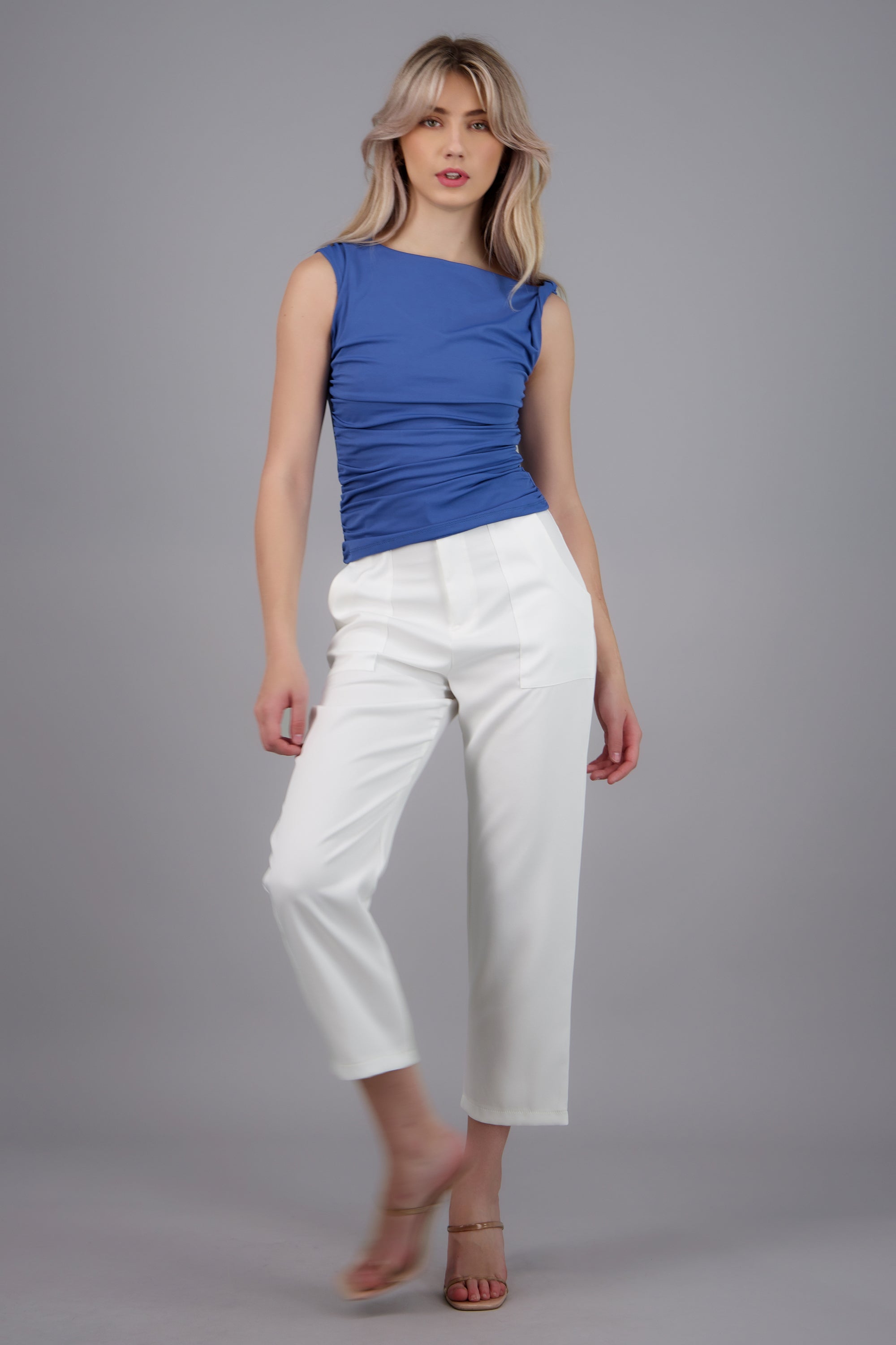 Pantalón Cintura Alta Capri Bolsas HUESO