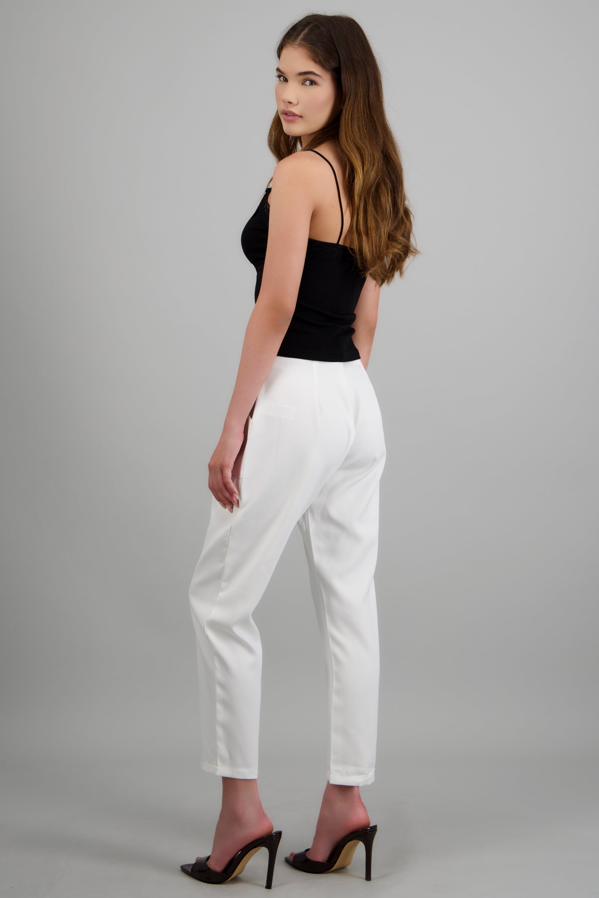 Pantalón con bolsas HUESO