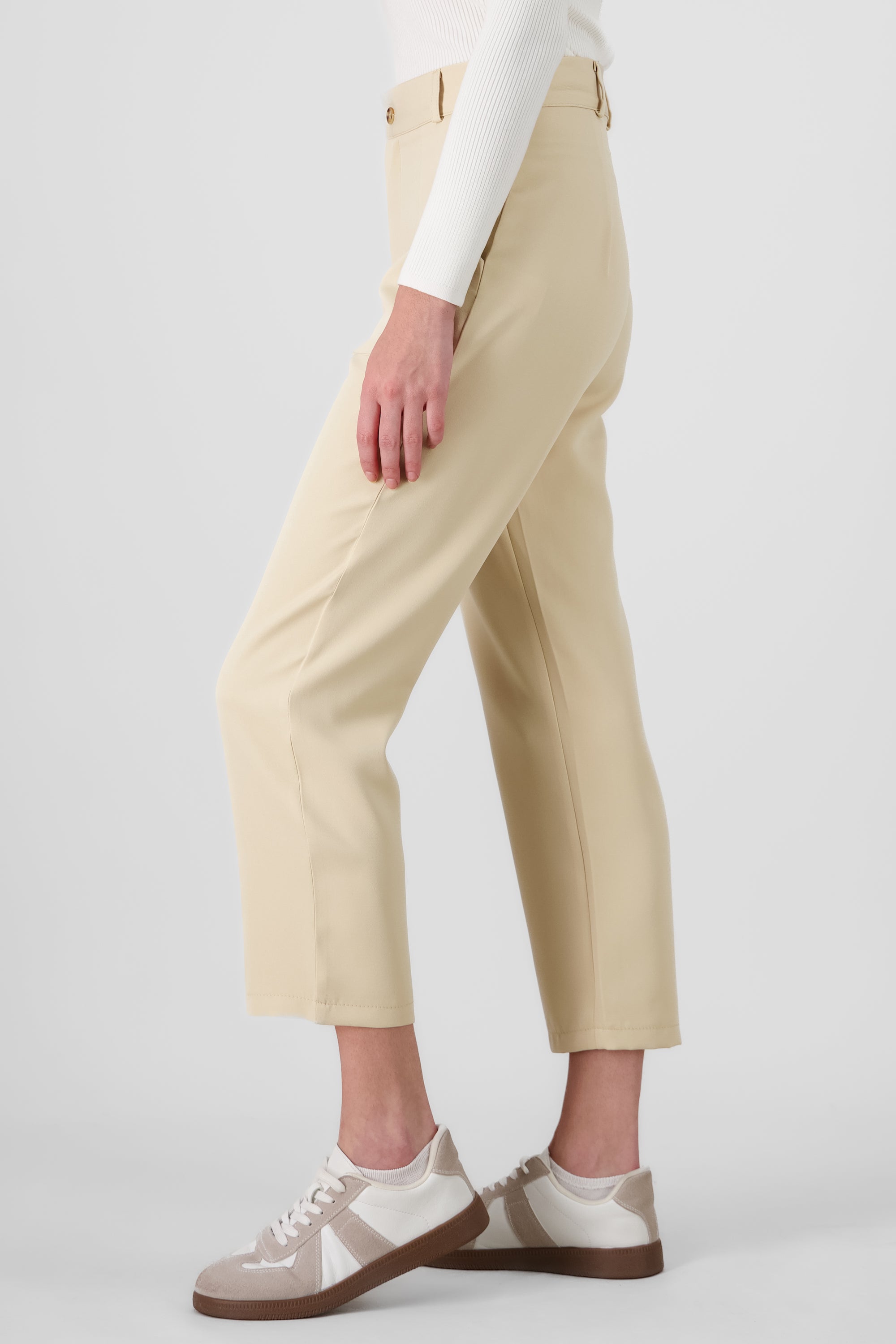 Pantalón Cintura Alta Capri Bolsas CREMA