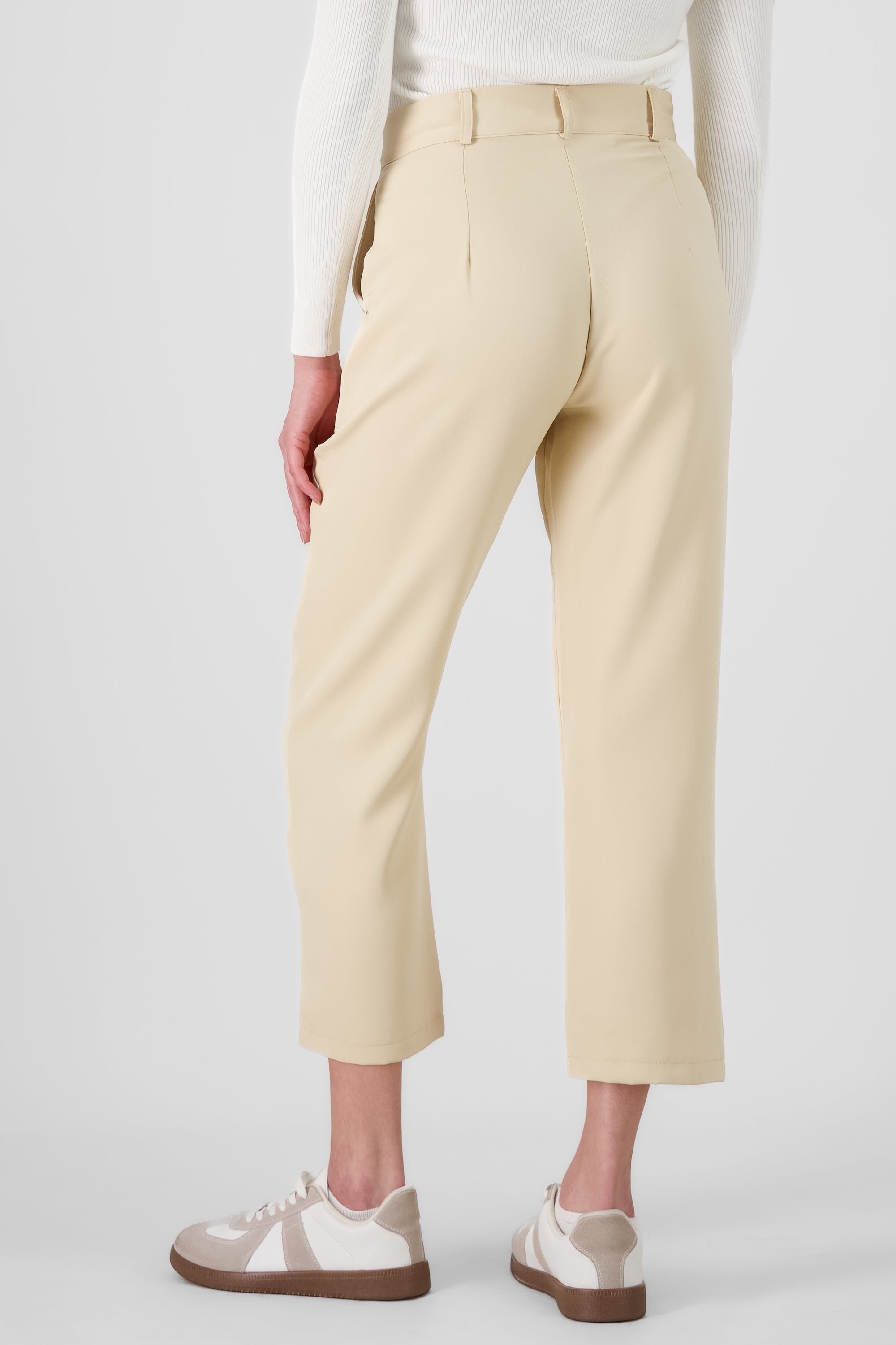 Pantalón Cintura Alta Capri Bolsas CREMA