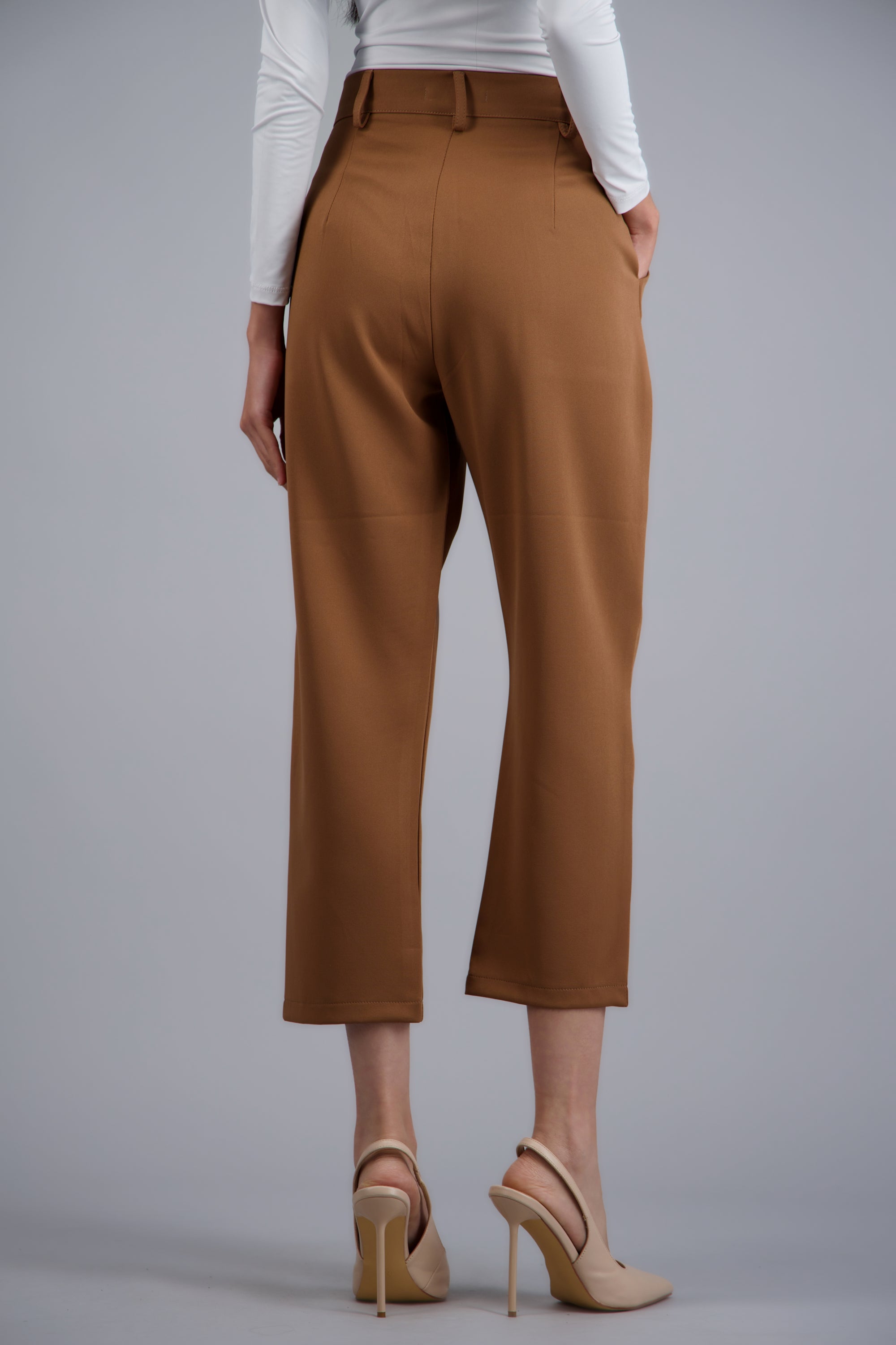 PANTALON CON BOLSAS CAFE