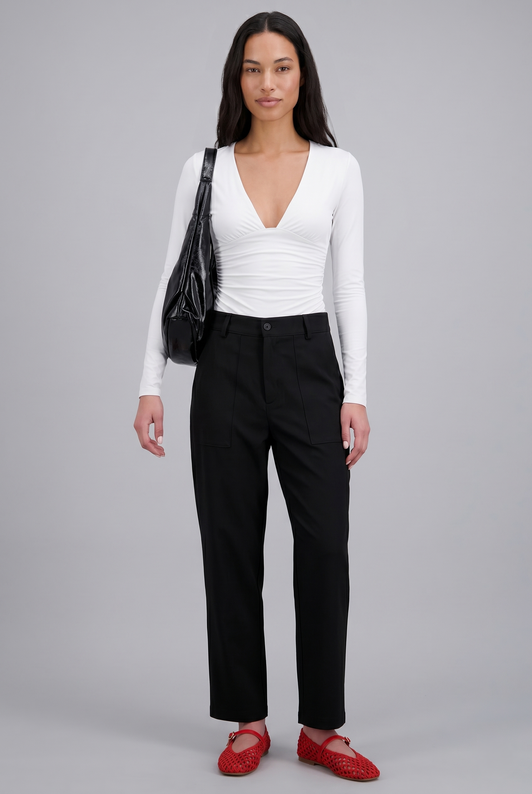 Pantalón con bolsas NEGRO