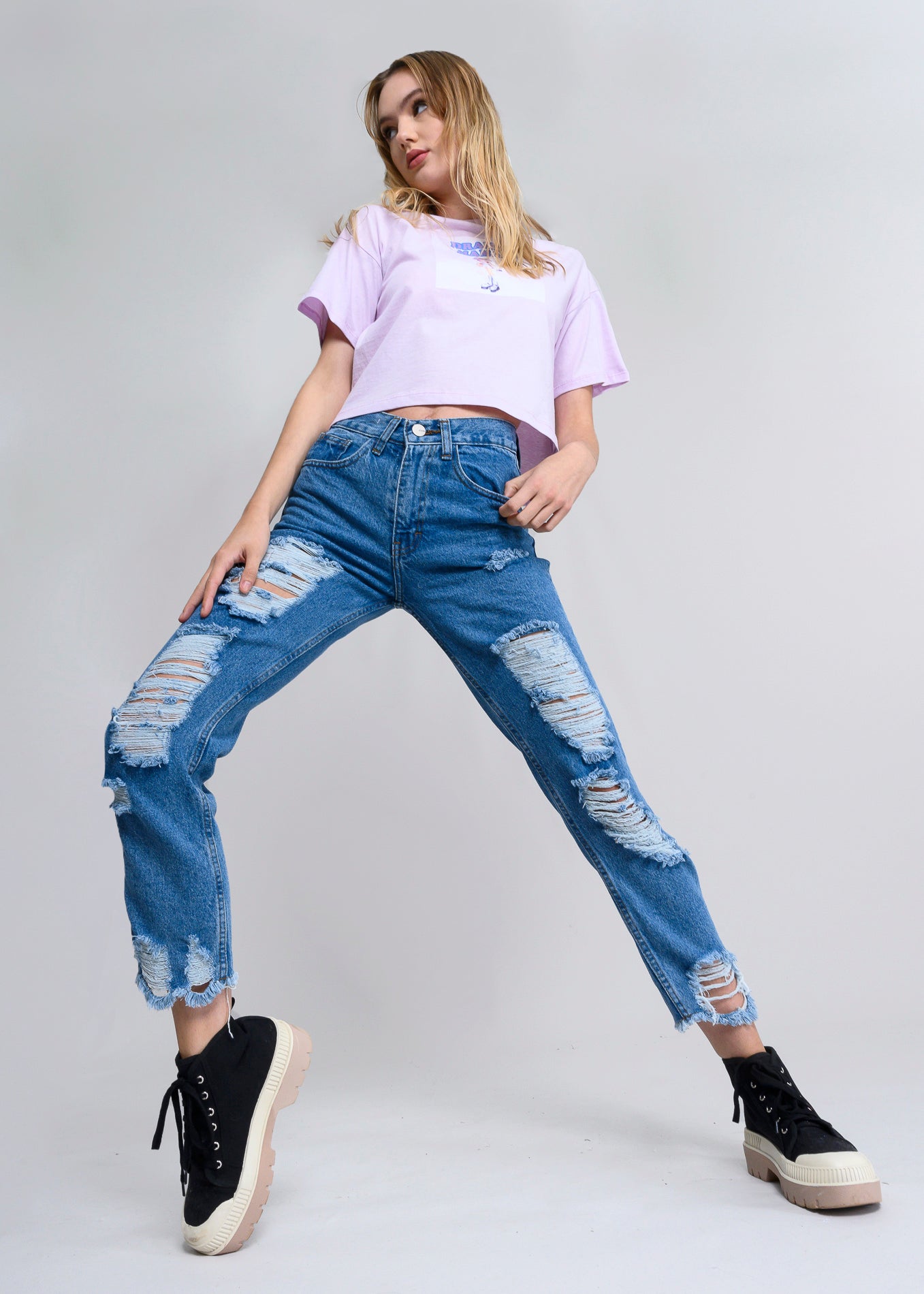 Jeans mom cintura media destrucción flecos LIGHT WASH