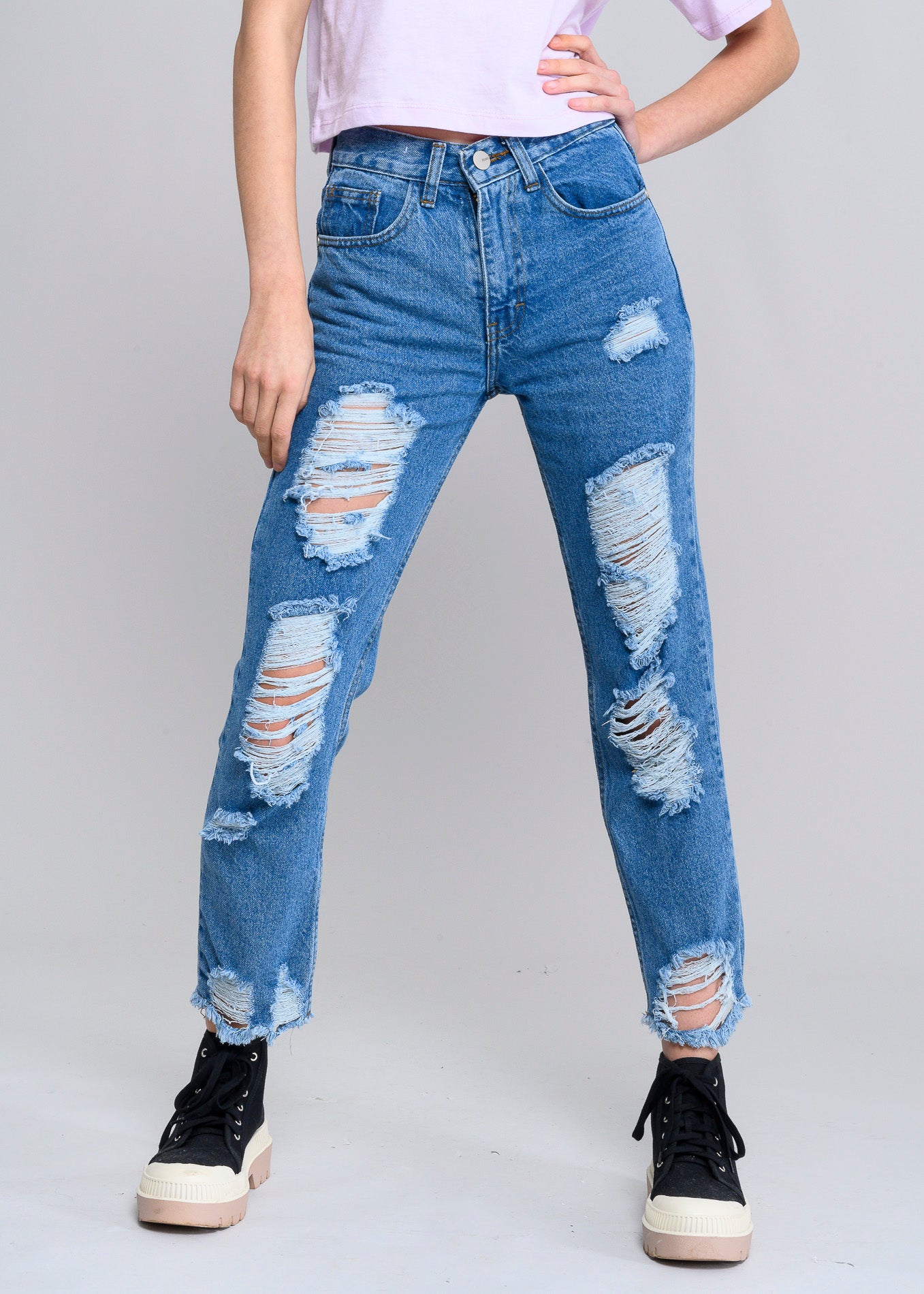 Jeans mom cintura media destrucción flecos LIGHT WASH