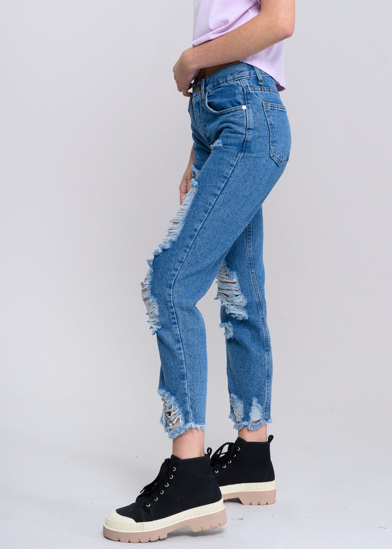 Jeans mom cintura media destrucción flecos LIGHT WASH