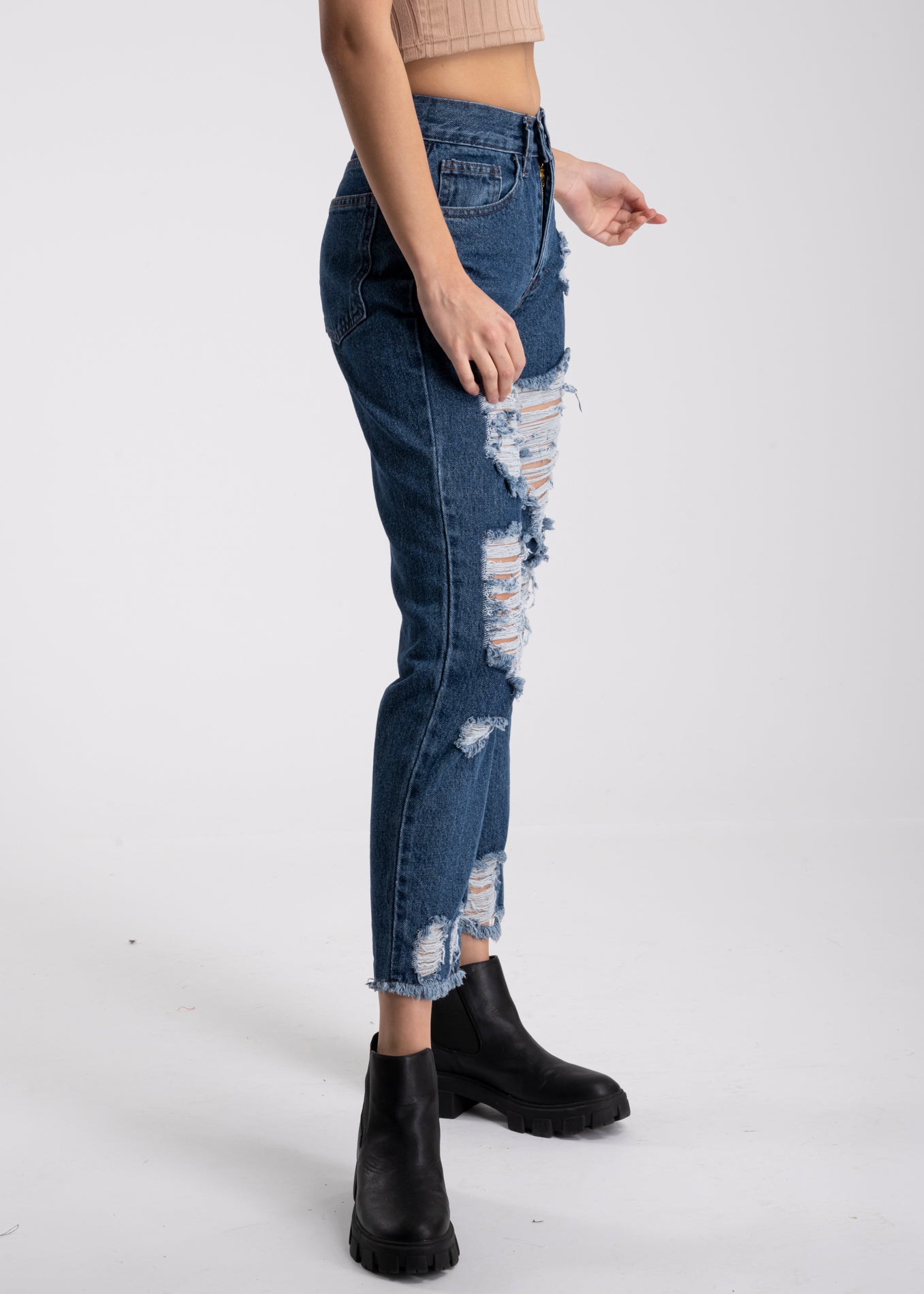 Jeans mom cintura media destrucción flecos DARK WASH