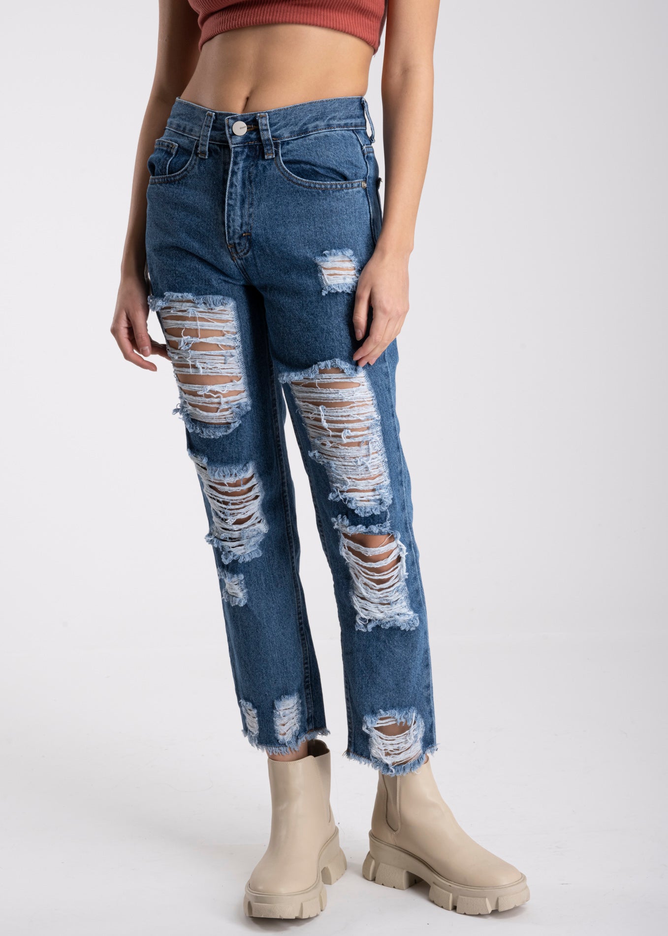 Jeans mom cintura media destrucción flecos MEDIUM WASH