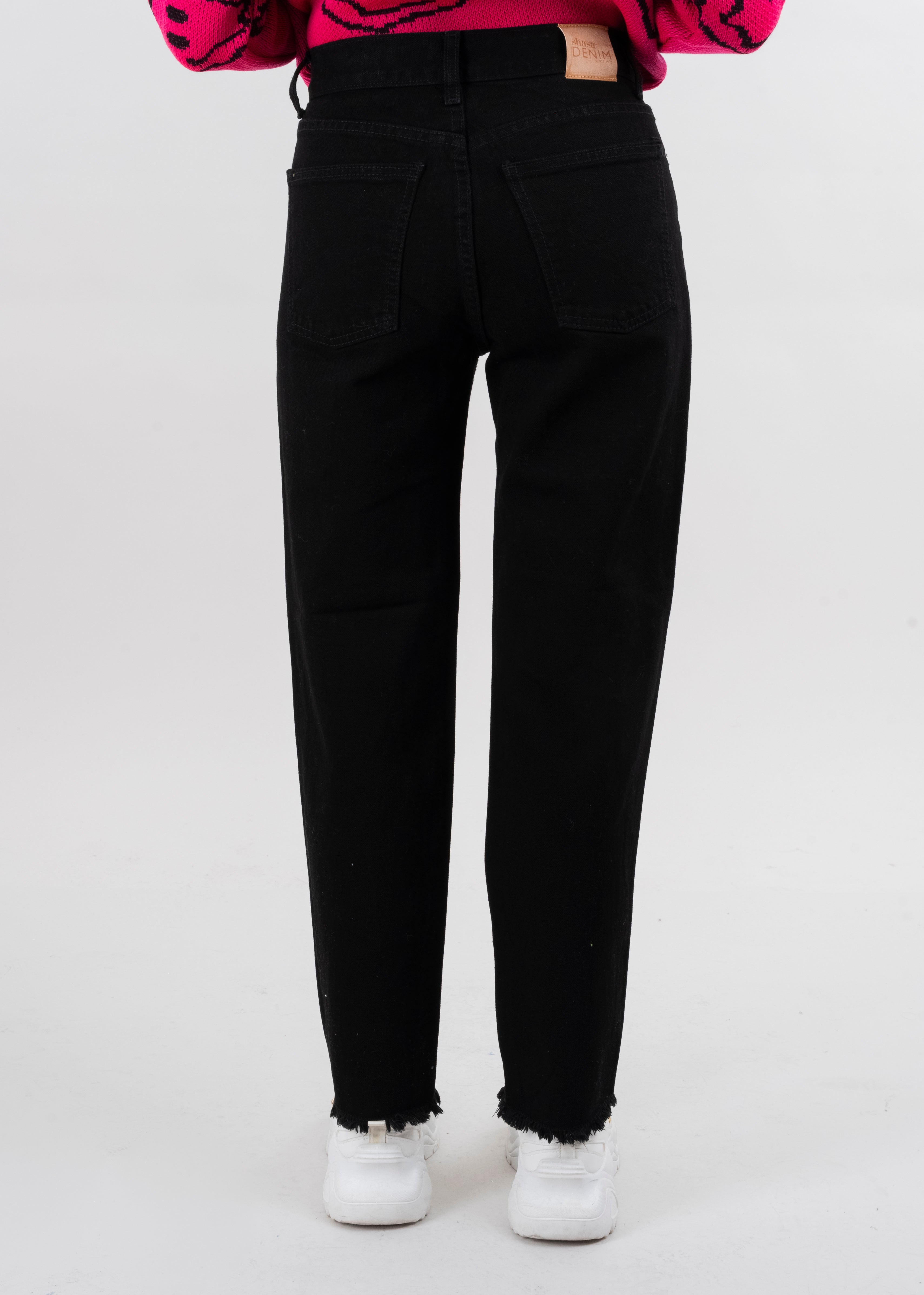 Jeans mom cintura media destrucción flecos NEGRO