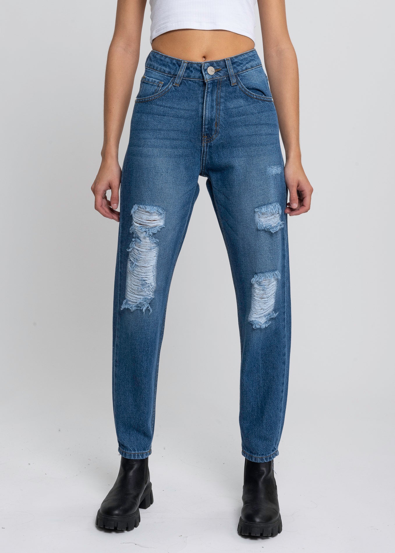 Jeans mom cintura media destrucción MEDIUM WASH