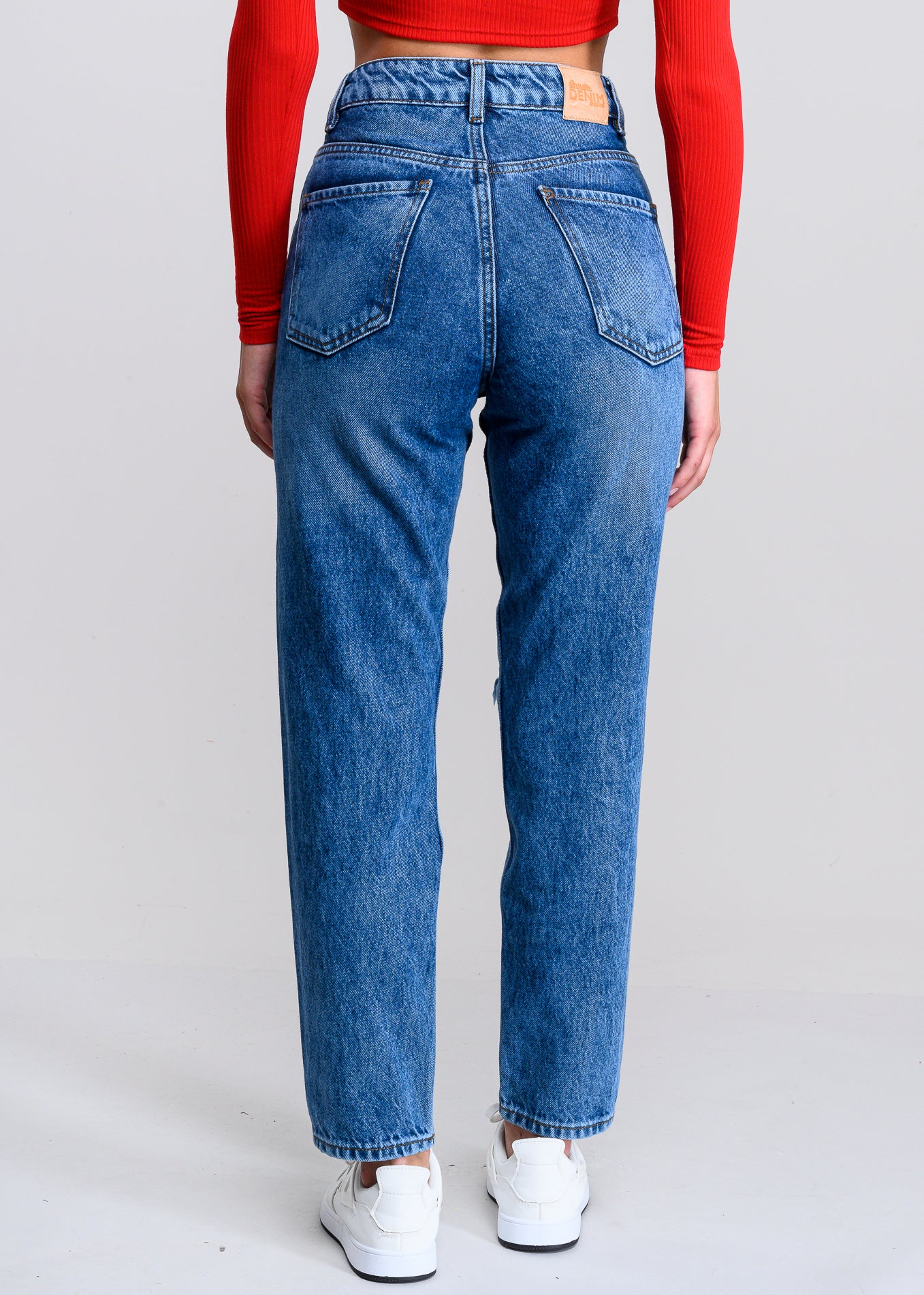 Jeans mom cintura media destrucción ACID WASH