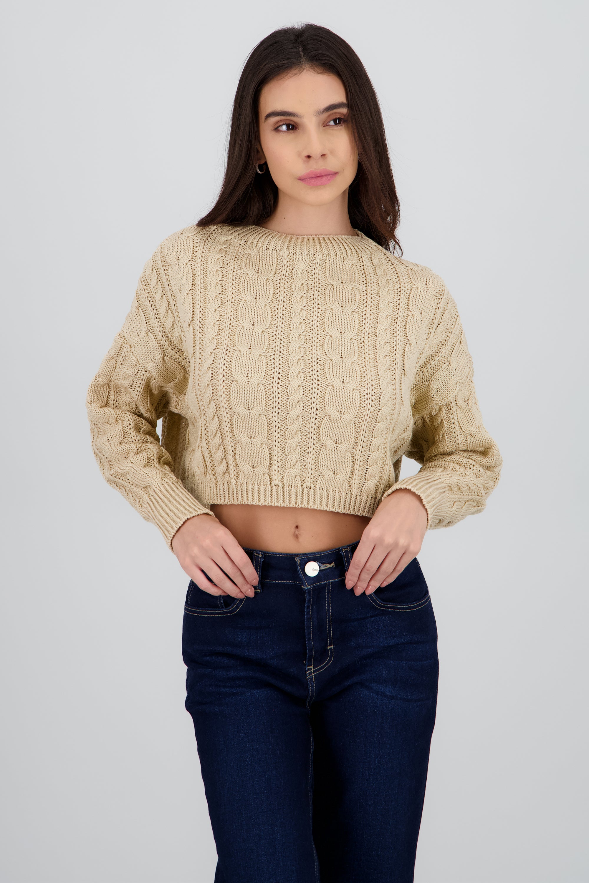 Suéter corto tejido trenzado BEIGE