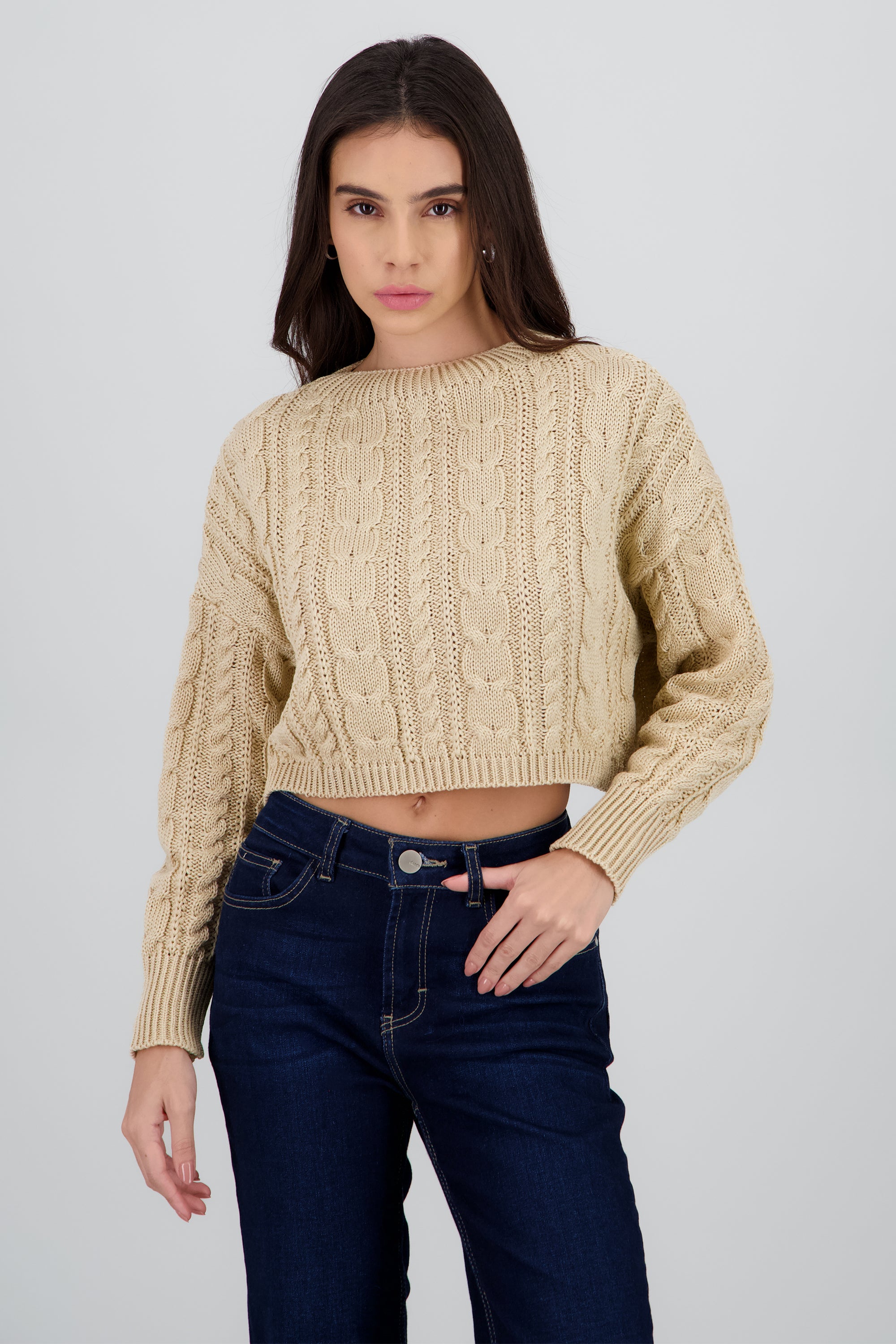 Suéter corto tejido trenzado BEIGE