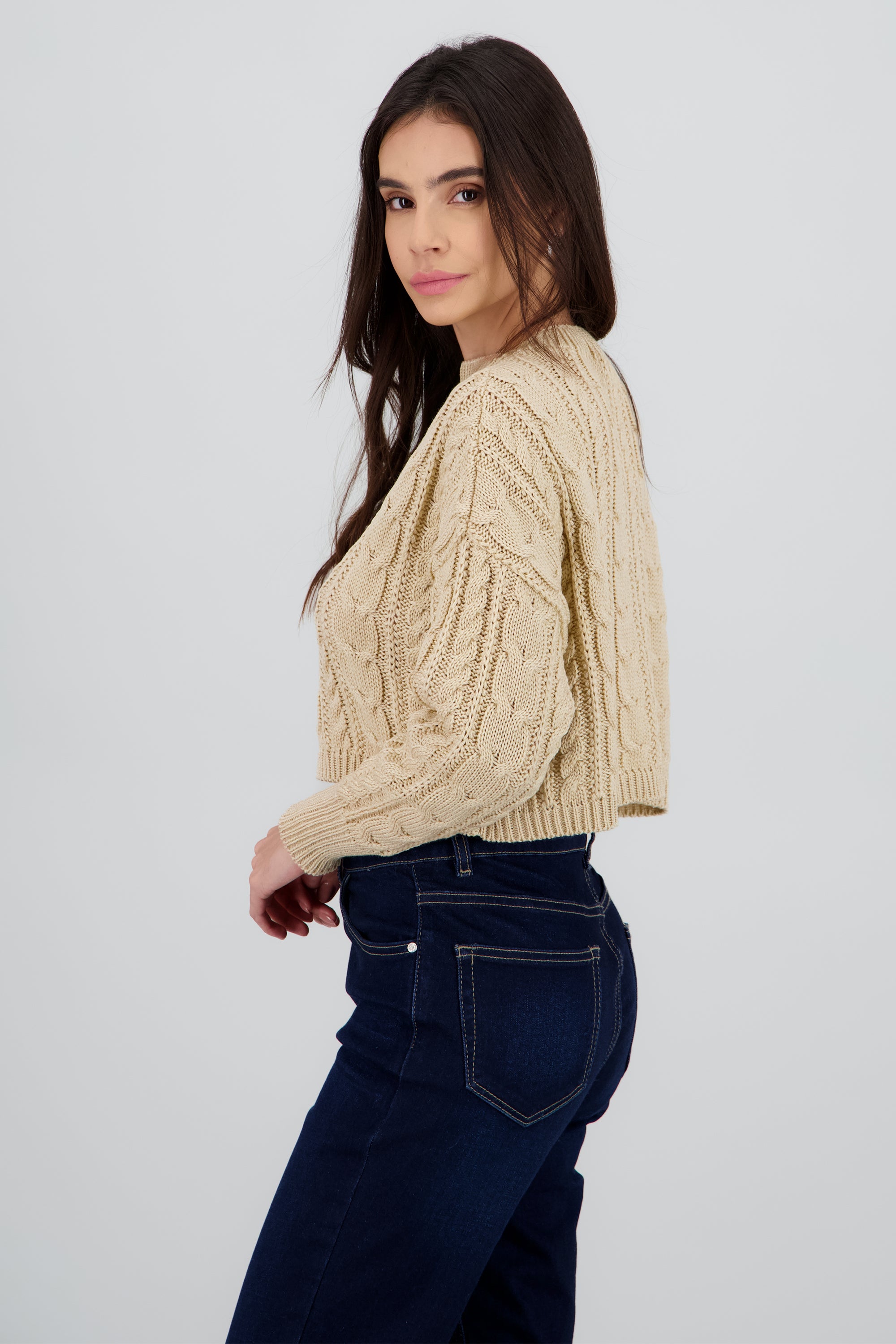 Suéter corto tejido trenzado BEIGE