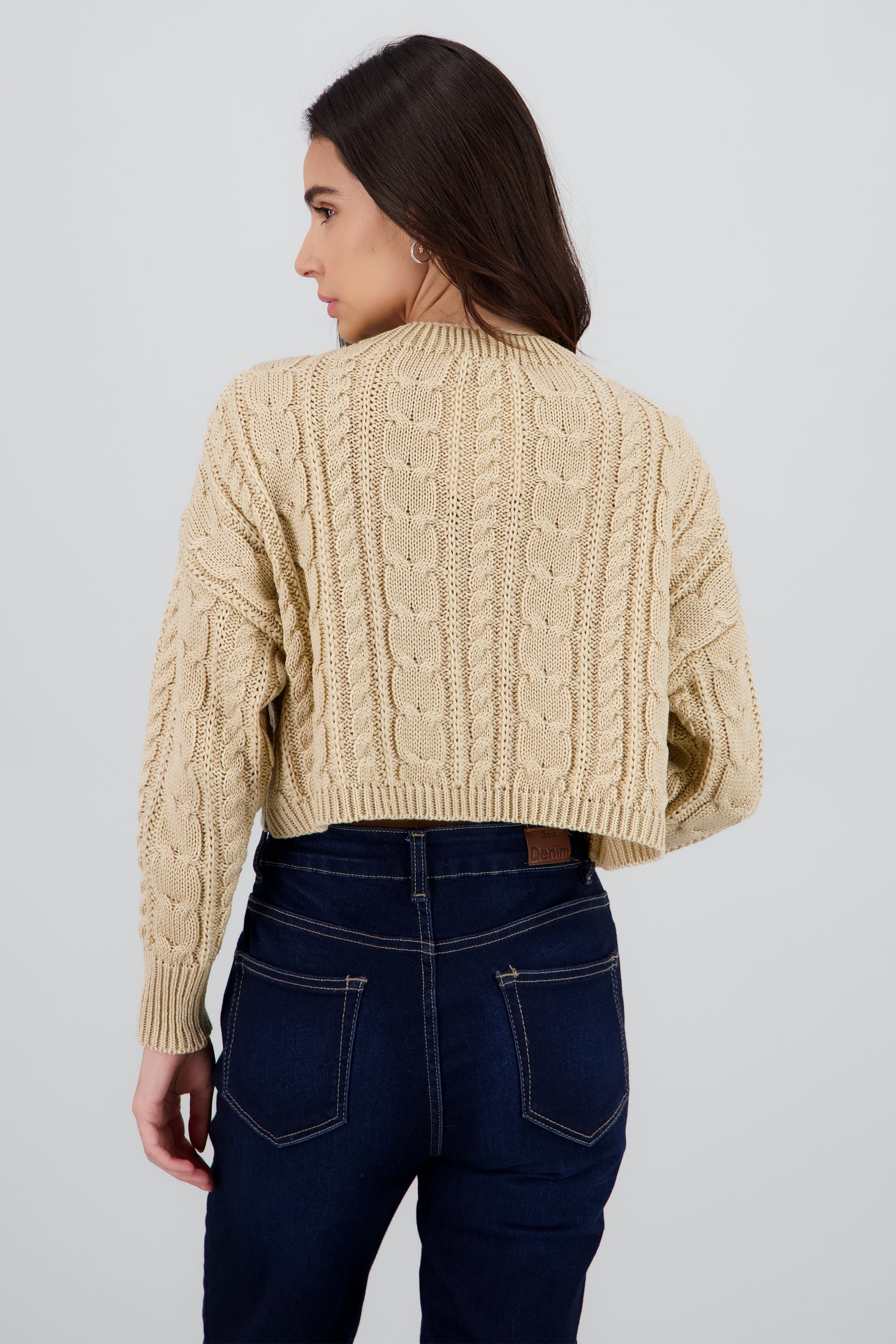 Suéter corto tejido trenzado BEIGE