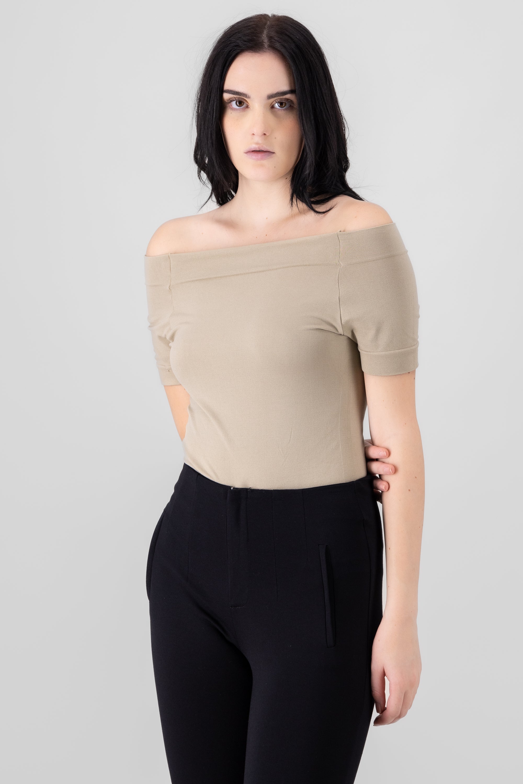 Bodysuit Liso Hombros Descubiertos TAUPE