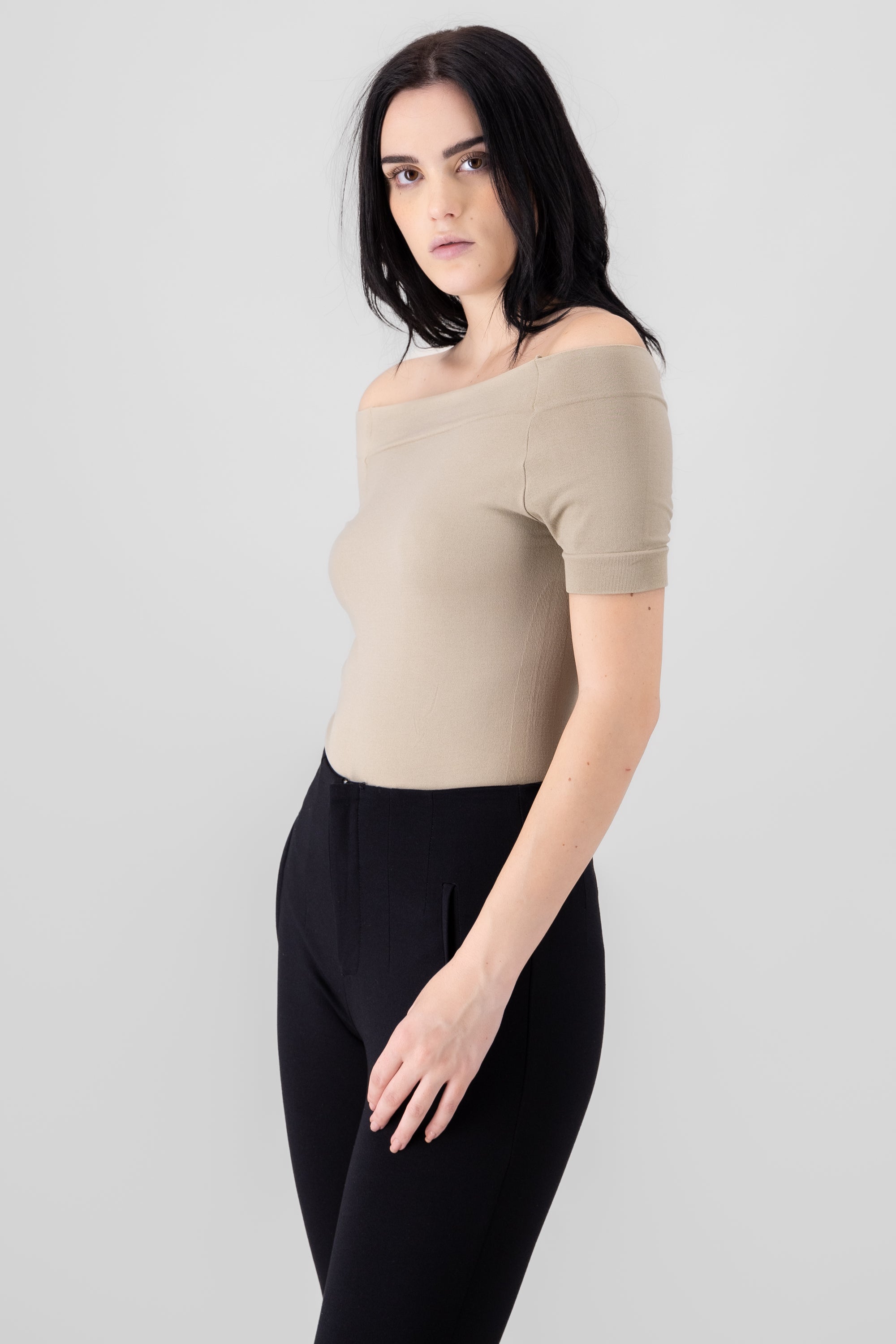 Bodysuit Liso Hombros Descubiertos TAUPE