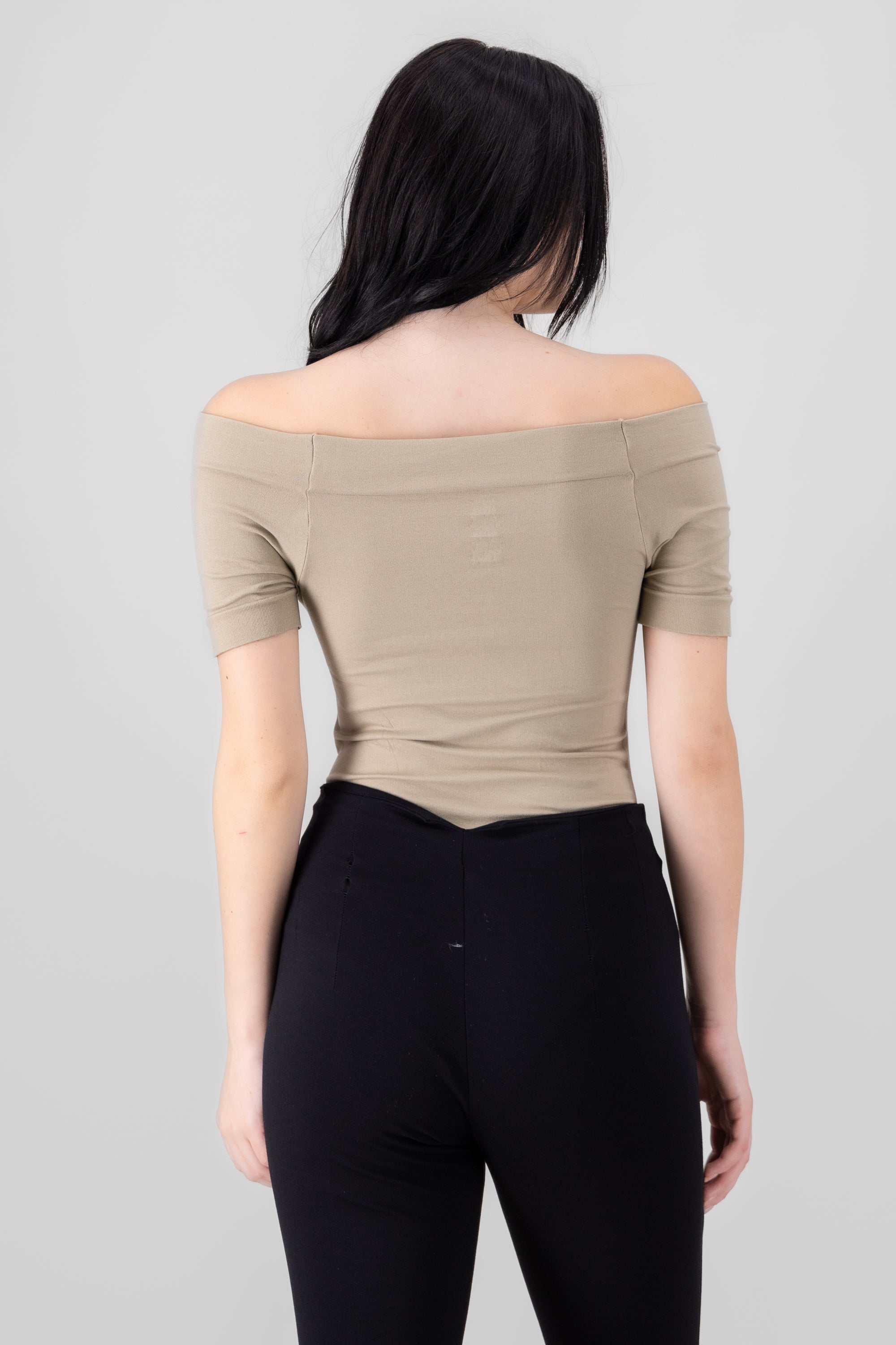 Bodysuit Liso Hombros Descubiertos TAUPE