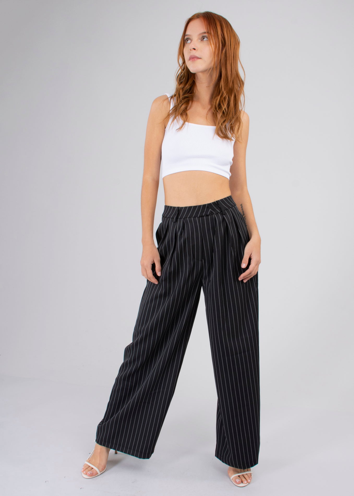 Pantalón wide leg cintura alta pinzas NEGRO